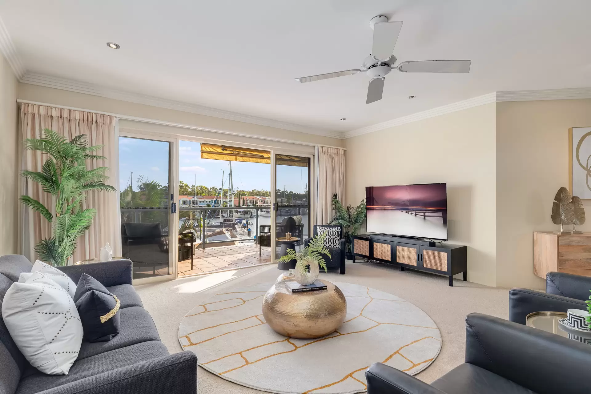 18/12 Esperance Court, Raby Bay Sold by Queensland Sotheby's International Realty - image 1