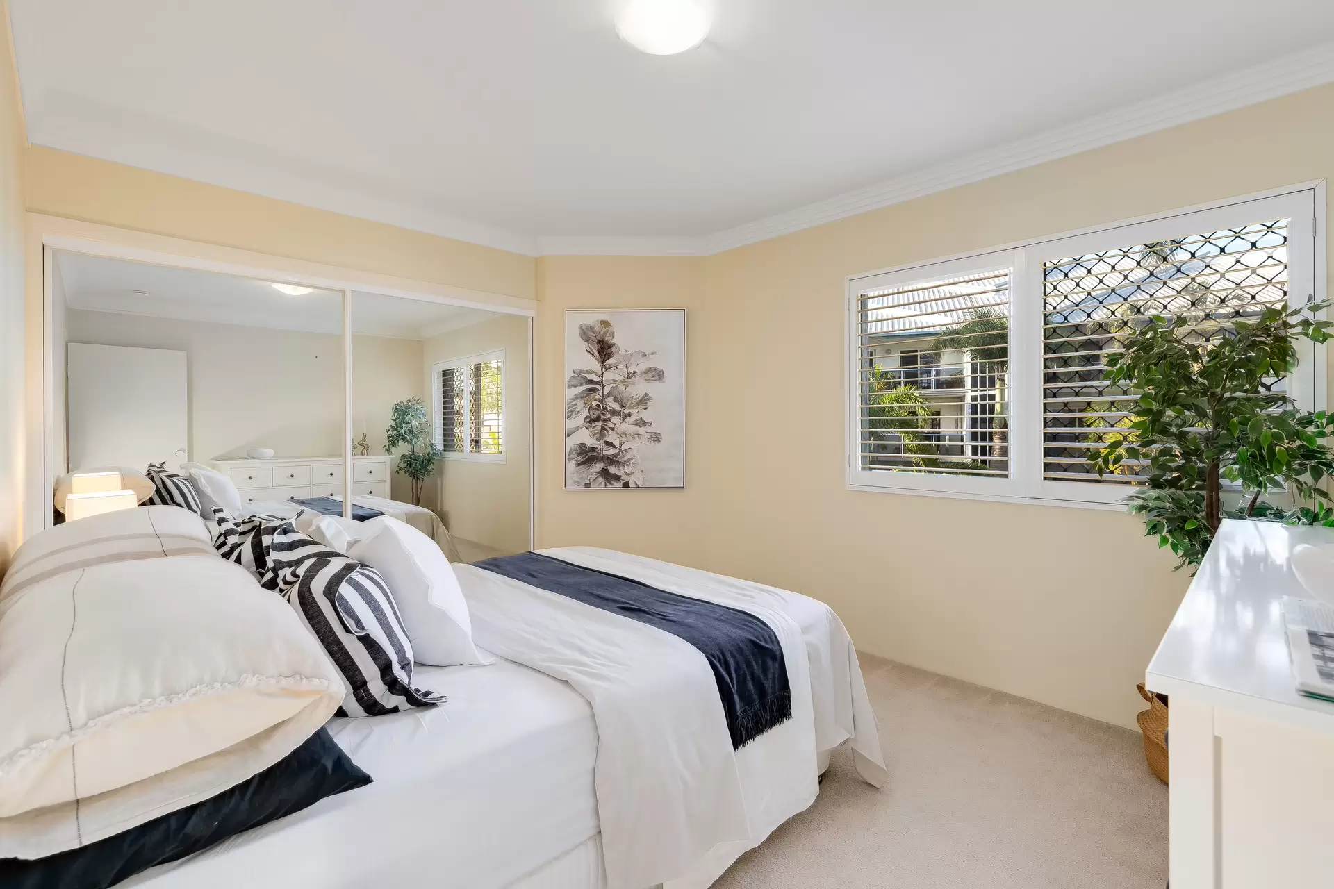 18/12 Esperance Court, Raby Bay Sold by Queensland Sotheby's International Realty - image 1