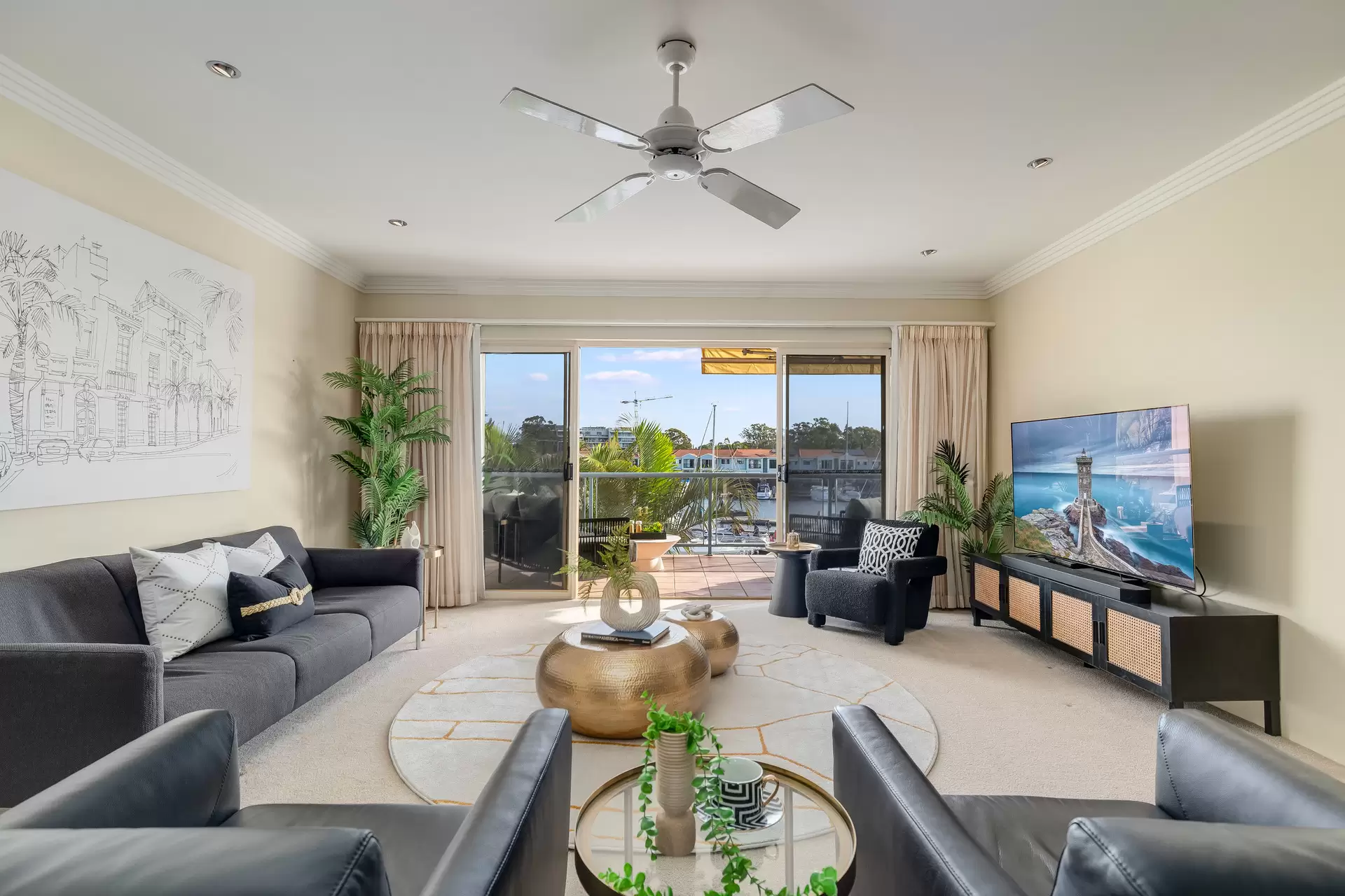 18/12 Esperance Court, Raby Bay Sold by Queensland Sotheby's International Realty - image 1
