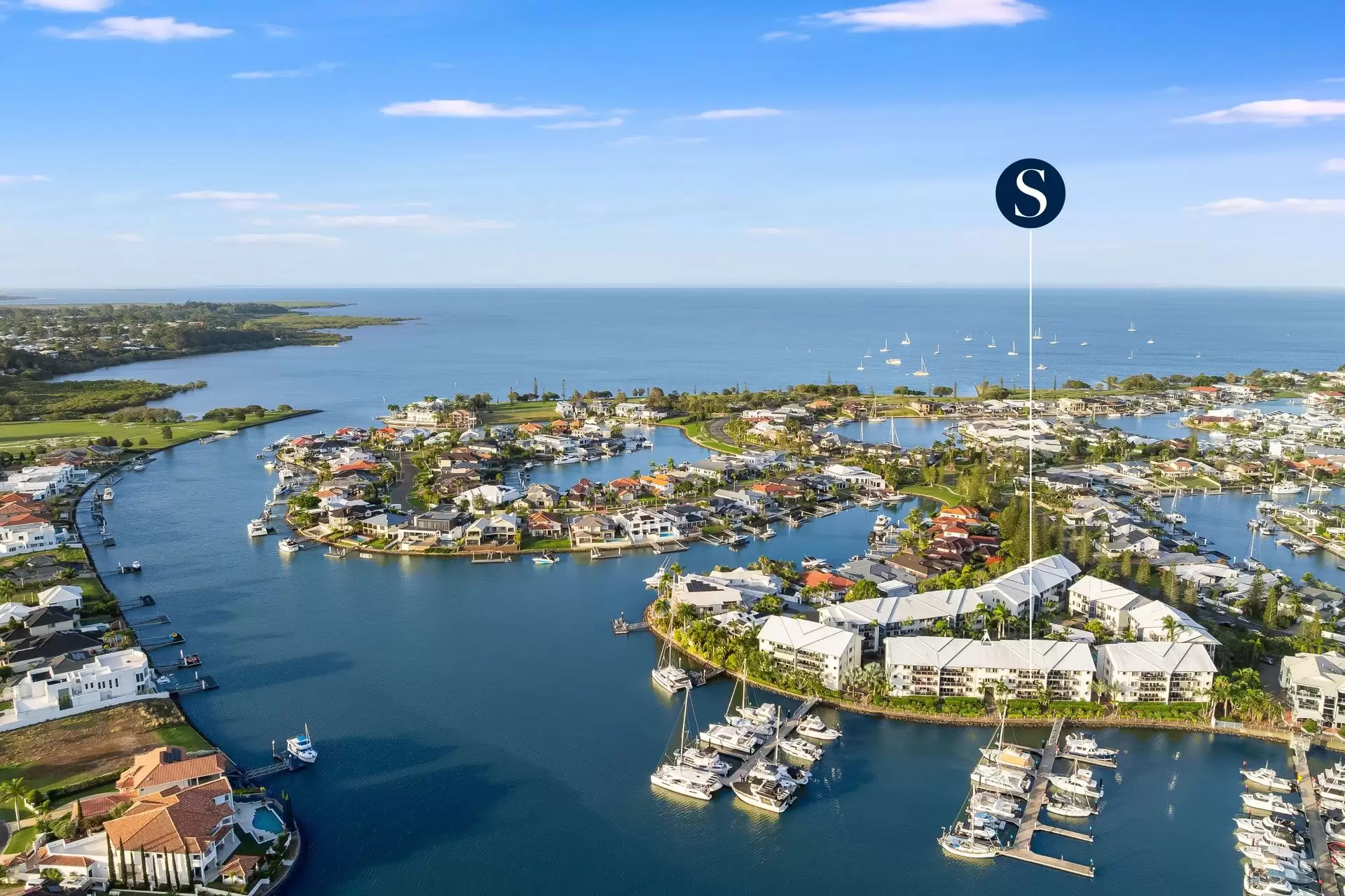 18/12 Esperance Court, Raby Bay Sold by  - image 1