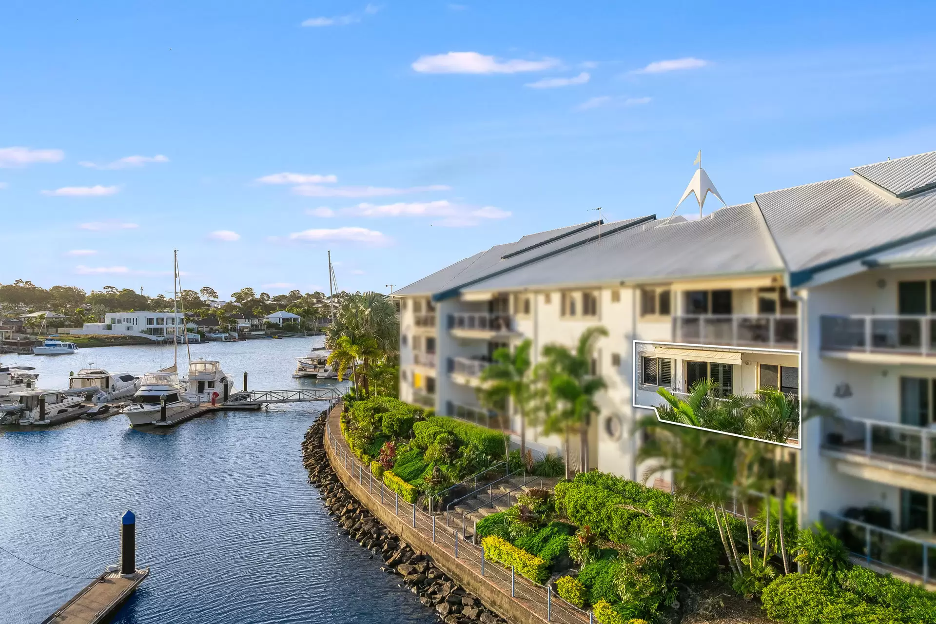 18/12 Esperance Court, Raby Bay Sold by  - image 1