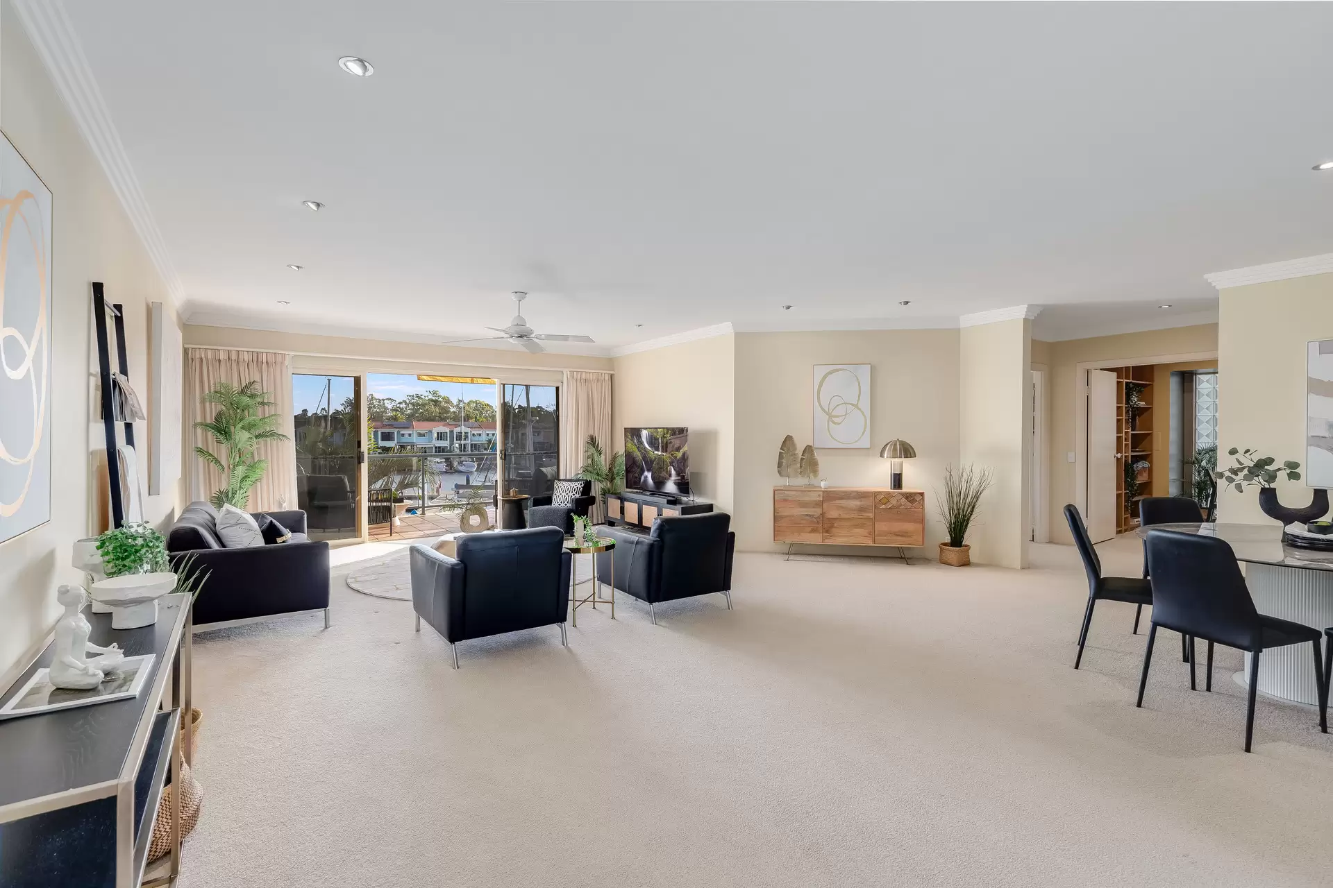 18/12 Esperance Court, Raby Bay Sold by Queensland Sotheby's International Realty - image 1