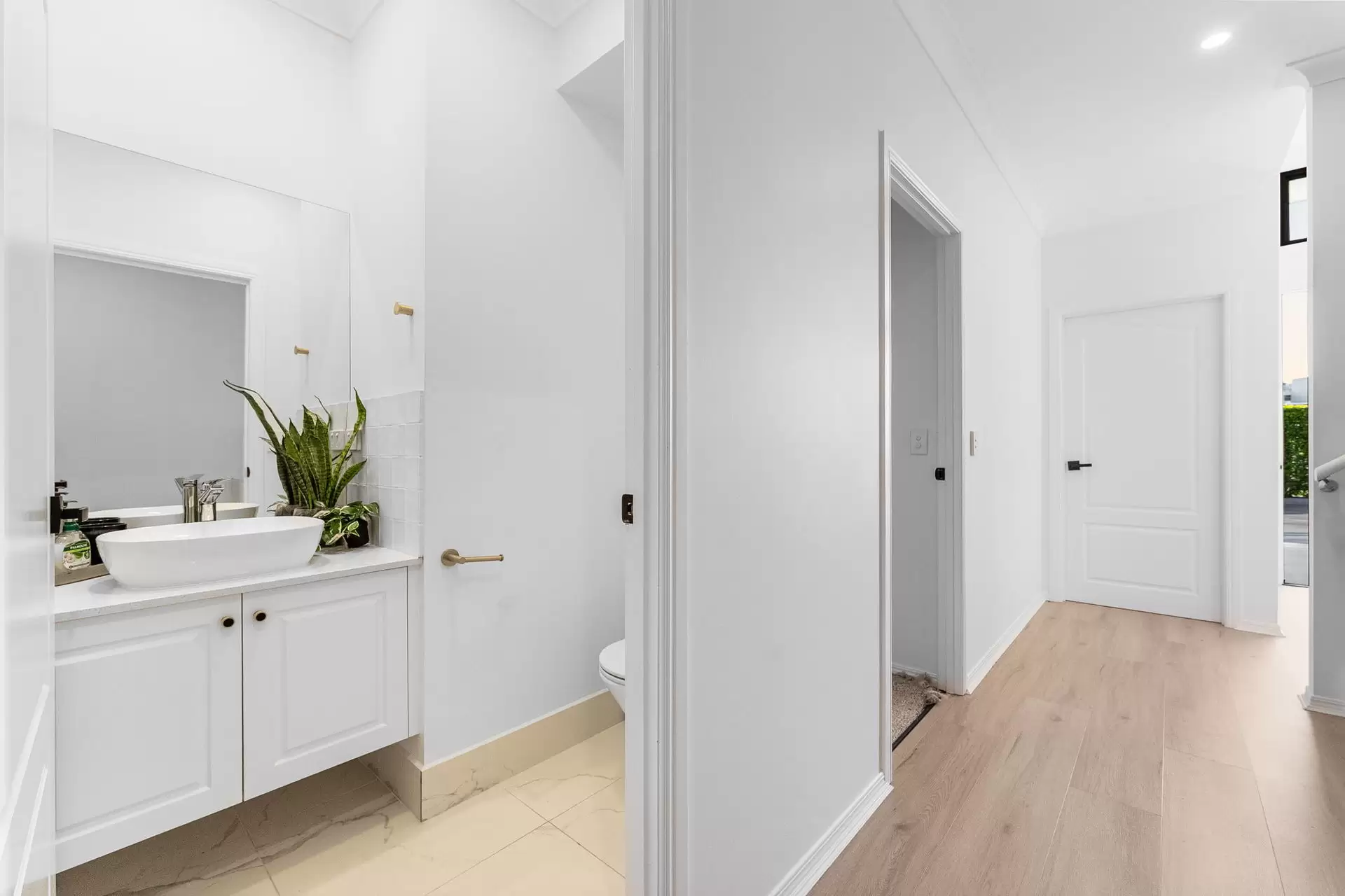 2/149 Musgrave Avenue, Labrador Sold by Queensland Sotheby's International Realty - image 1