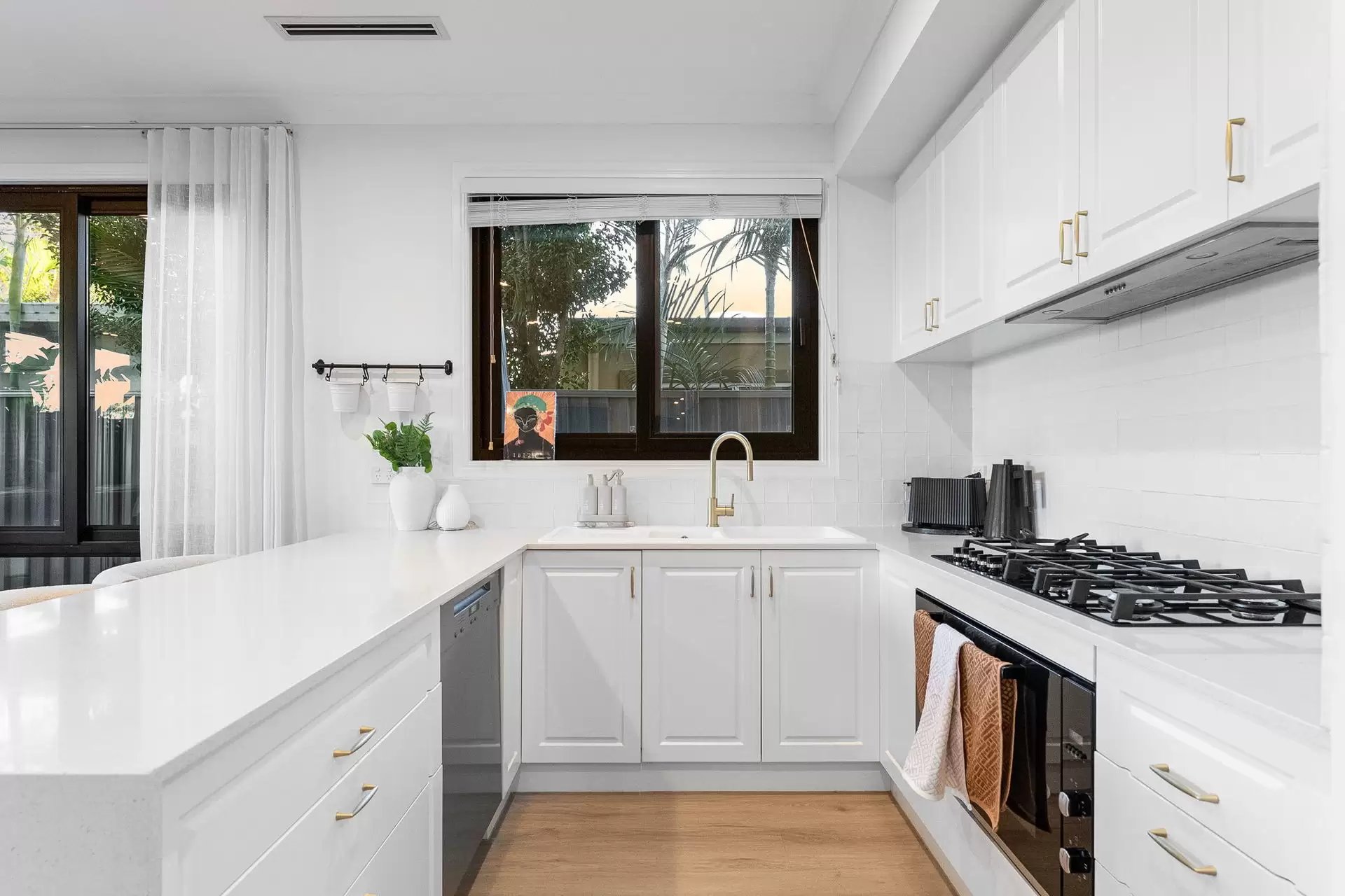 2/149 Musgrave Avenue, Labrador Sold by Queensland Sotheby's International Realty - image 1