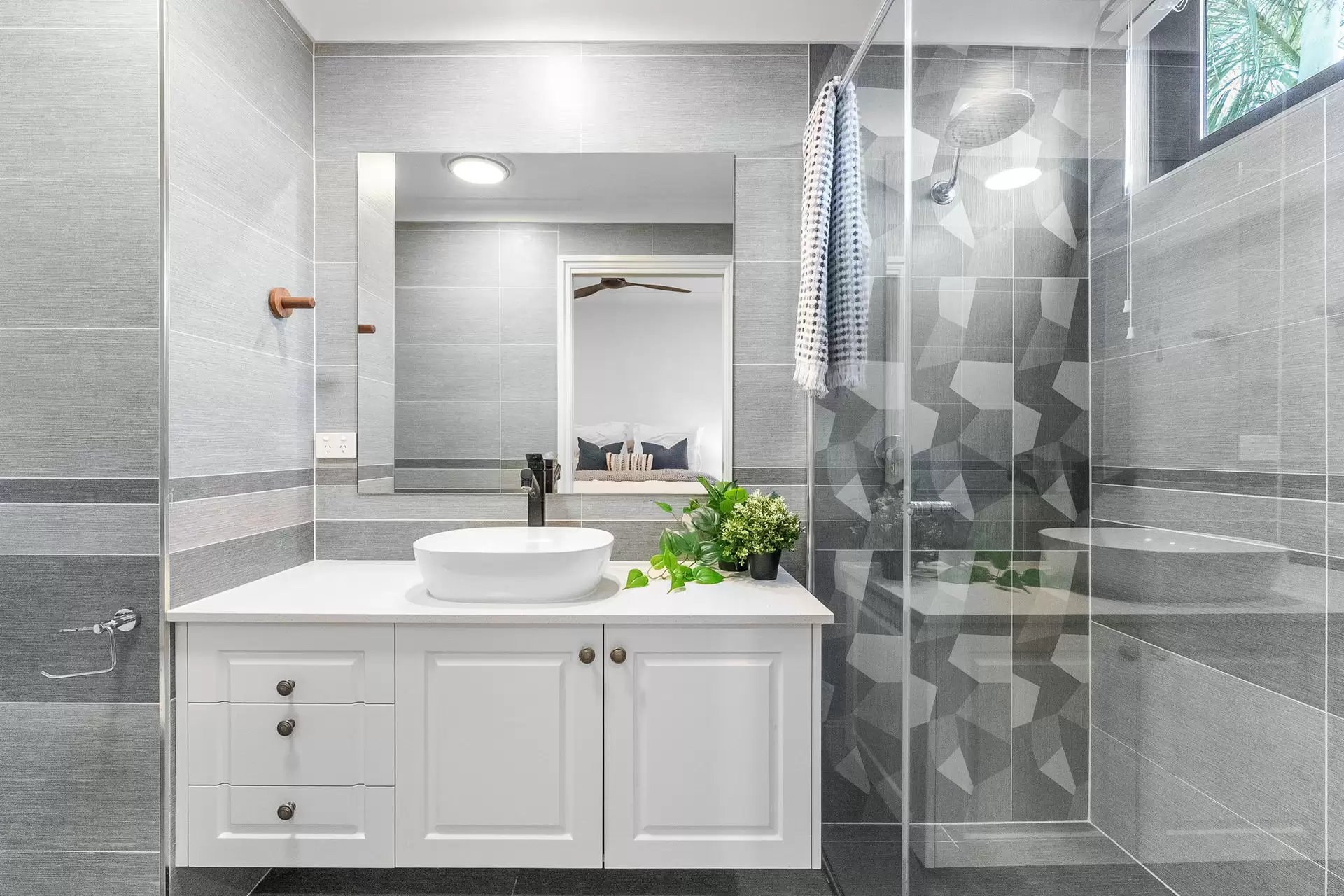 2/149 Musgrave Avenue, Labrador Sold by Queensland Sotheby's International Realty - image 1