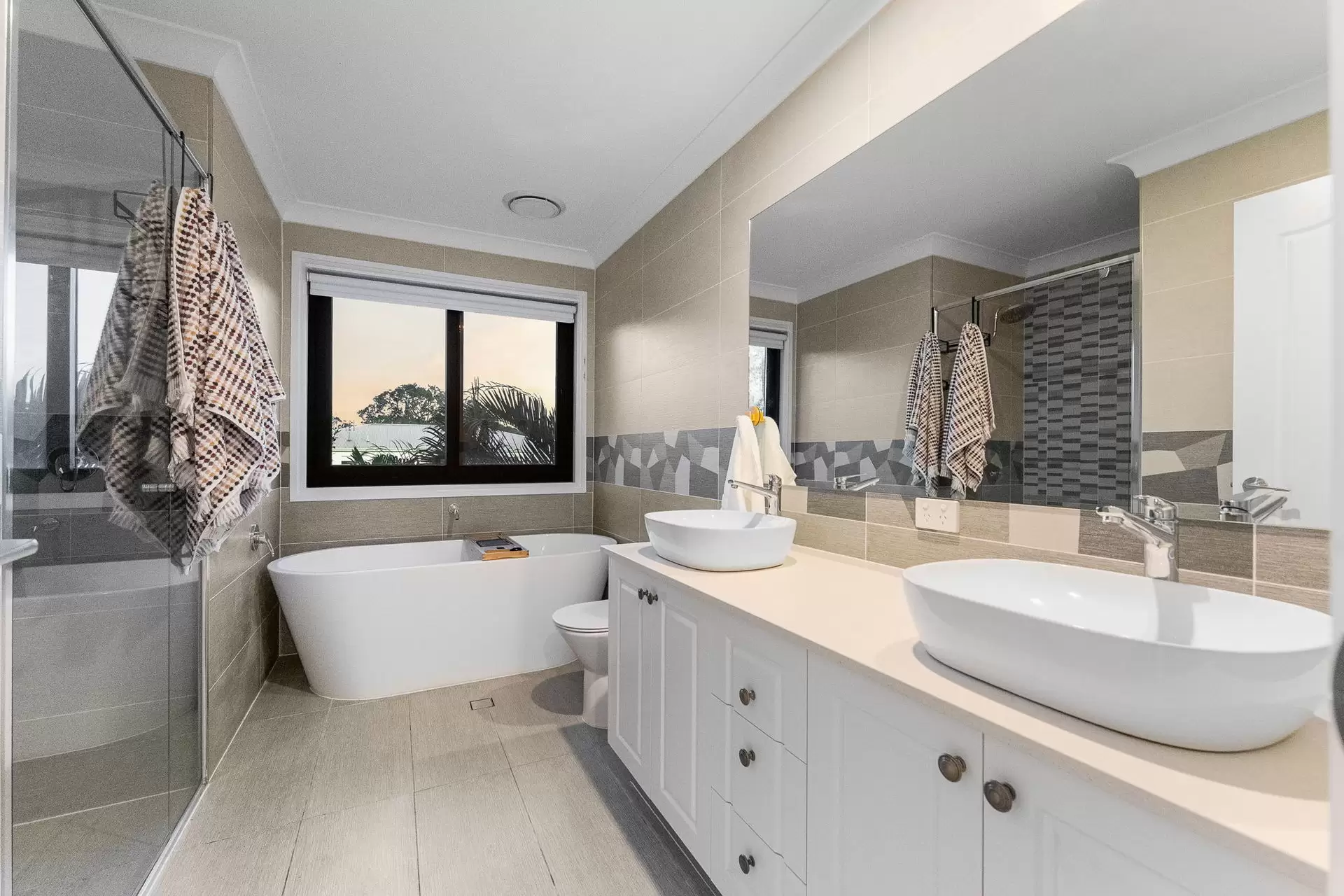 2/149 Musgrave Avenue, Labrador Sold by Queensland Sotheby's International Realty - image 1