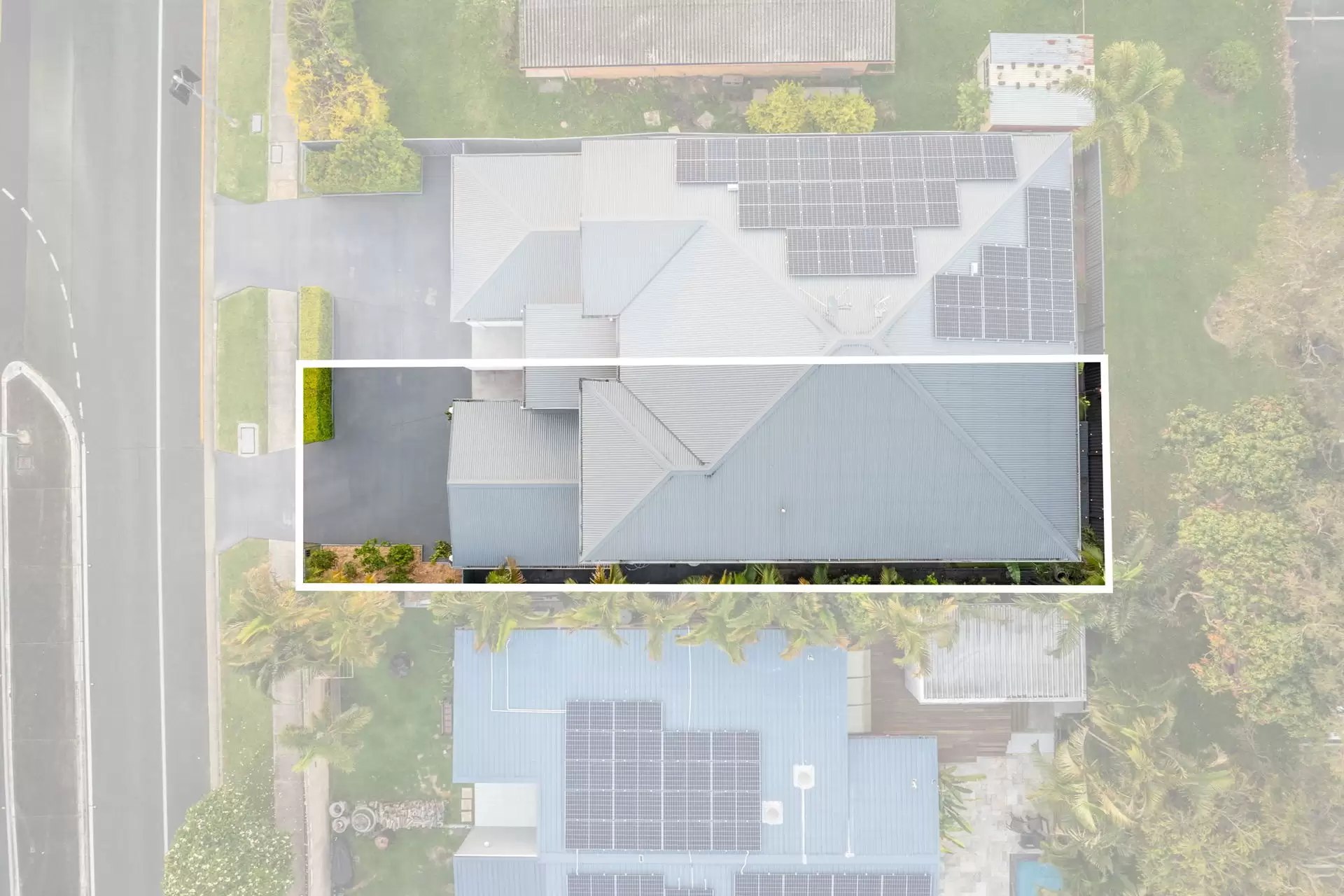 2/149 Musgrave Avenue, Labrador Sold by Queensland Sotheby's International Realty - image 1