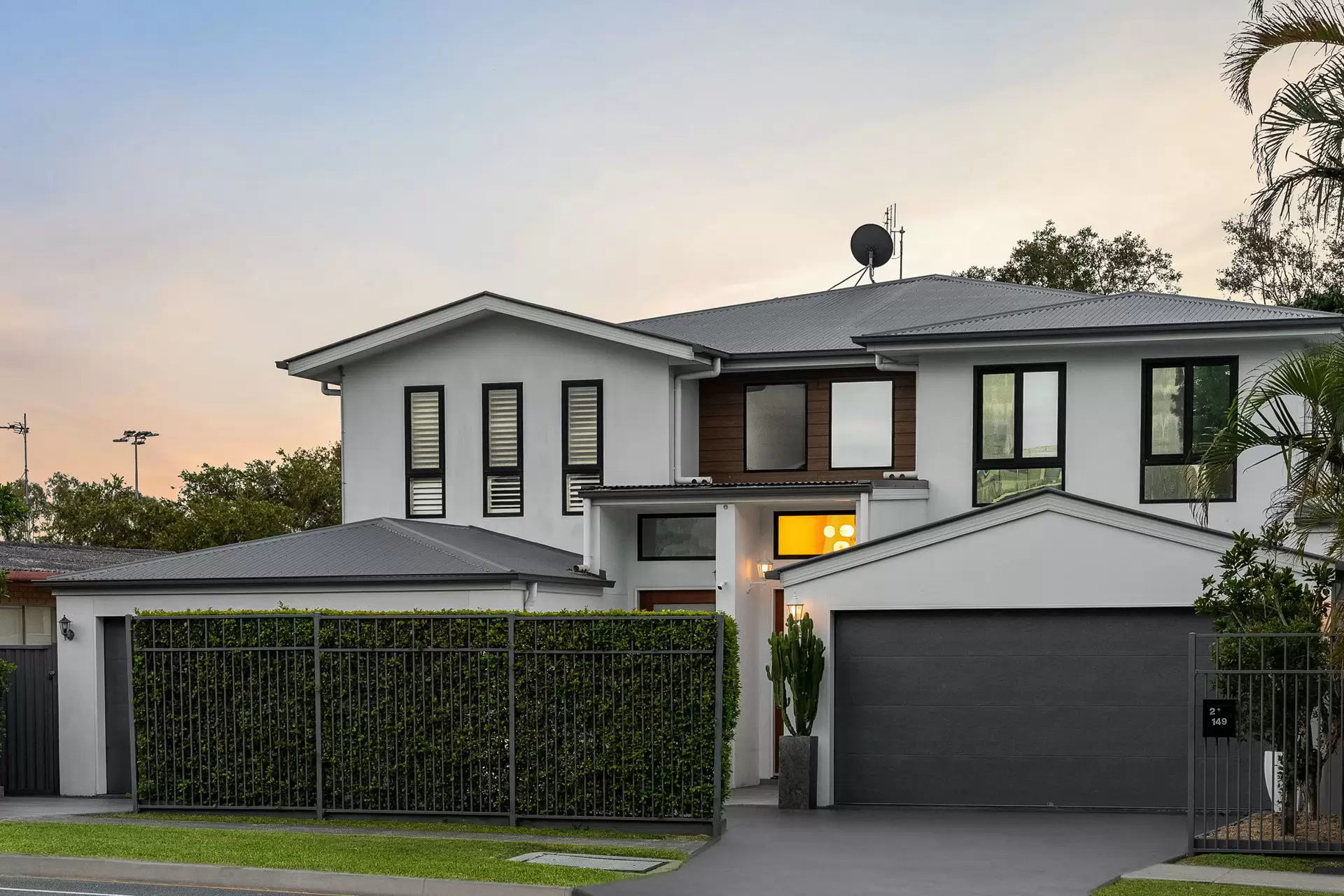 2/149 Musgrave Avenue, Labrador Sold by Queensland Sotheby's International Realty - image 1