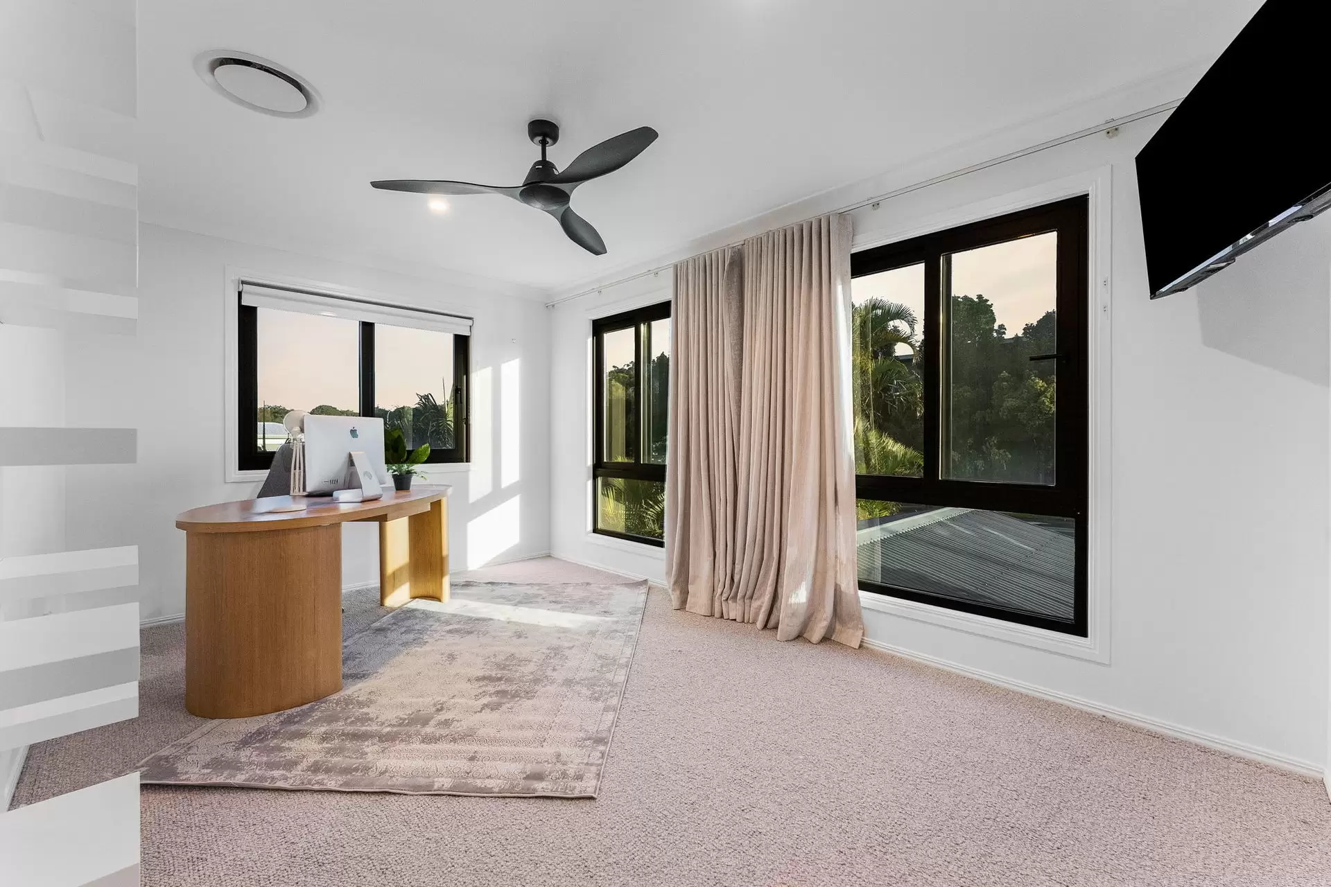 2/149 Musgrave Avenue, Labrador Sold by Queensland Sotheby's International Realty - image 1