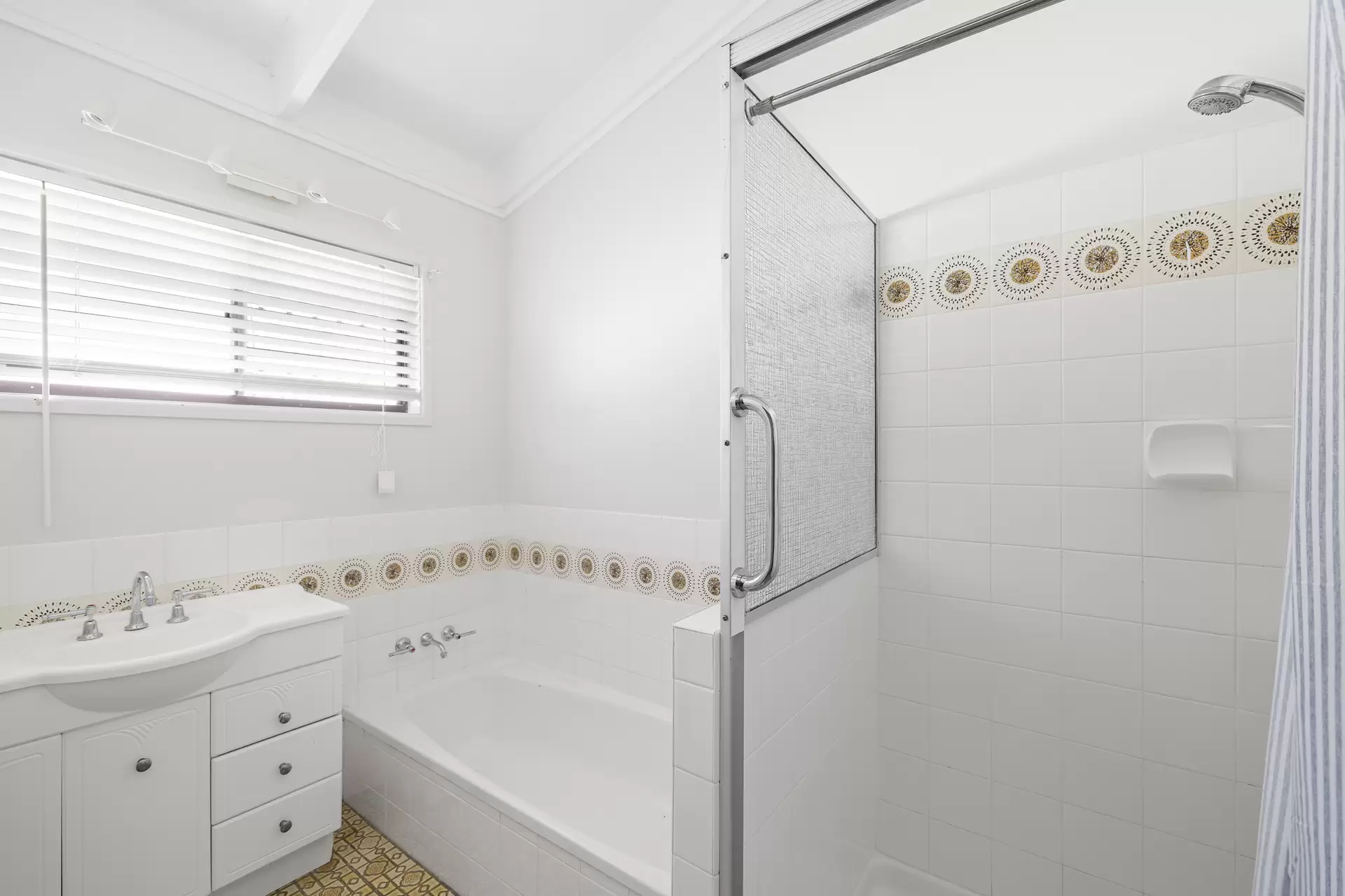 4 Ulaka Court, Mooloolaba For Sale by Queensland Sotheby's International Realty - image 1