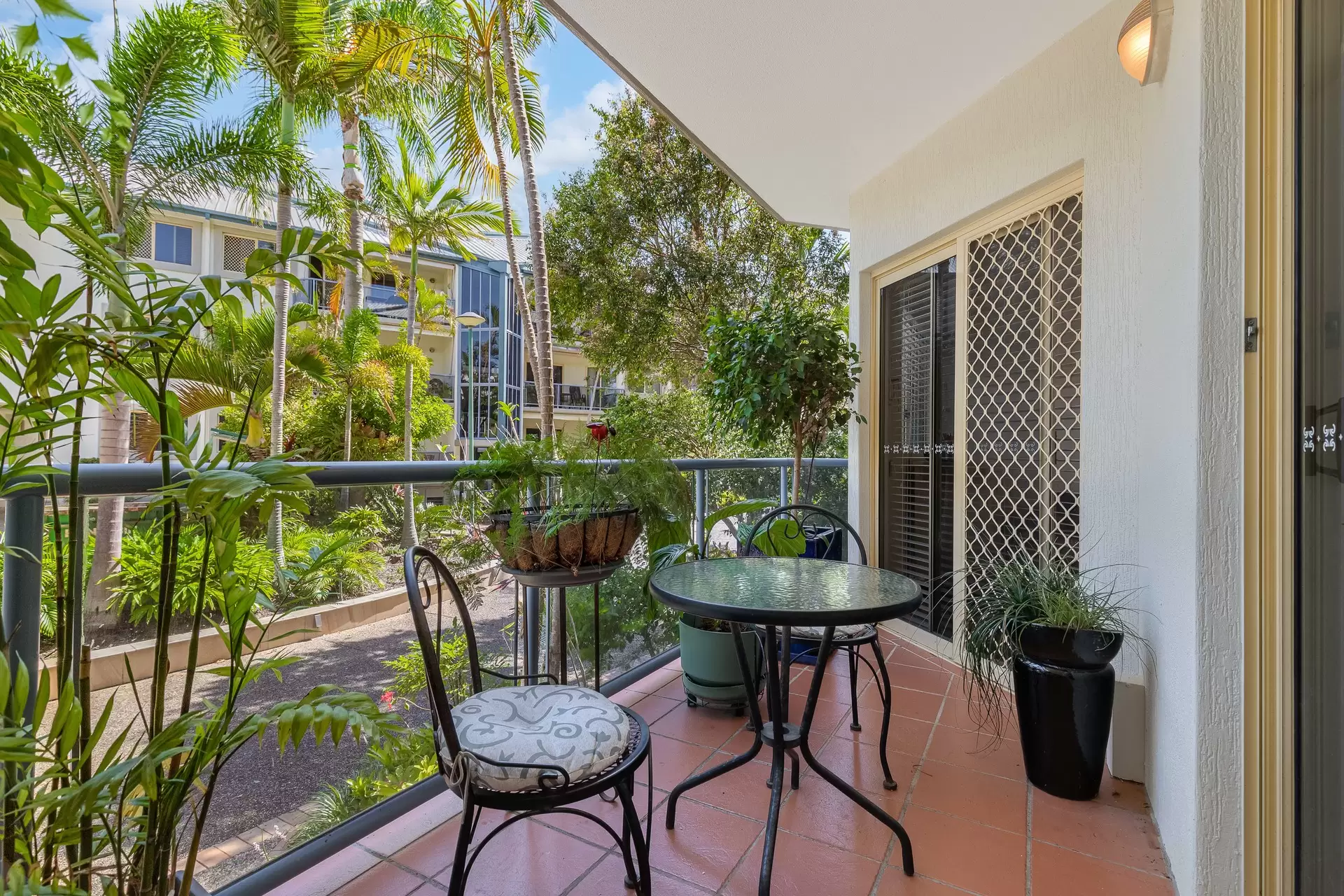 33/10-14 Esperance Court, Raby Bay Sold by  - image 1