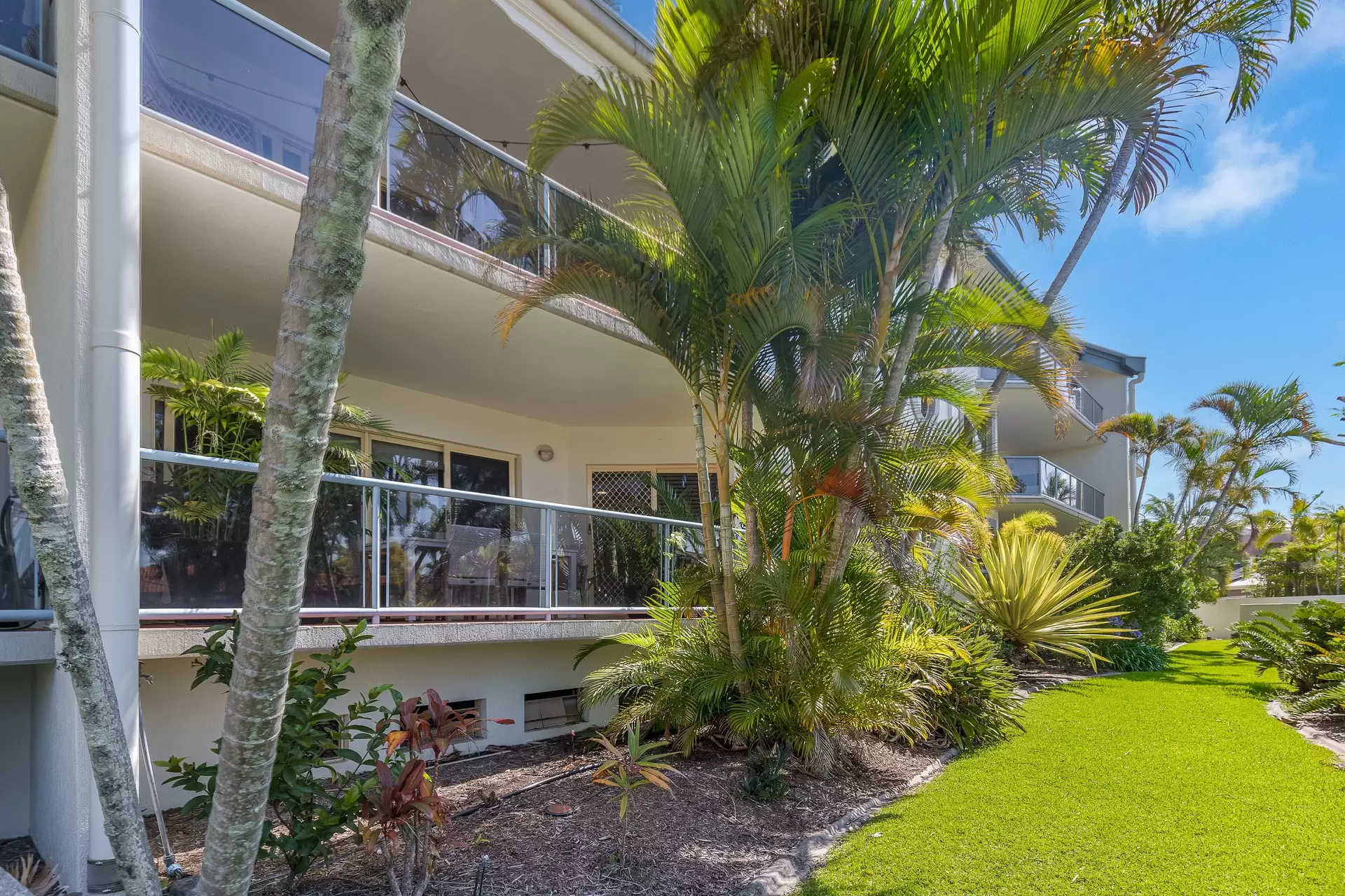 33/10-14 Esperance Court, Raby Bay Sold by  - image 1