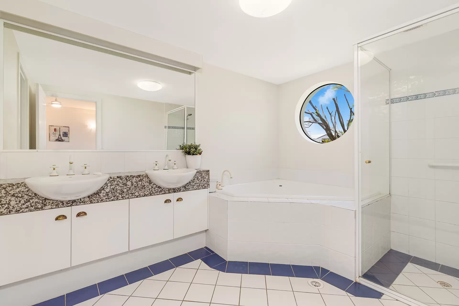 33/10-14 Esperance Court, Raby Bay Sold by Queensland Sotheby's International Realty - image 1