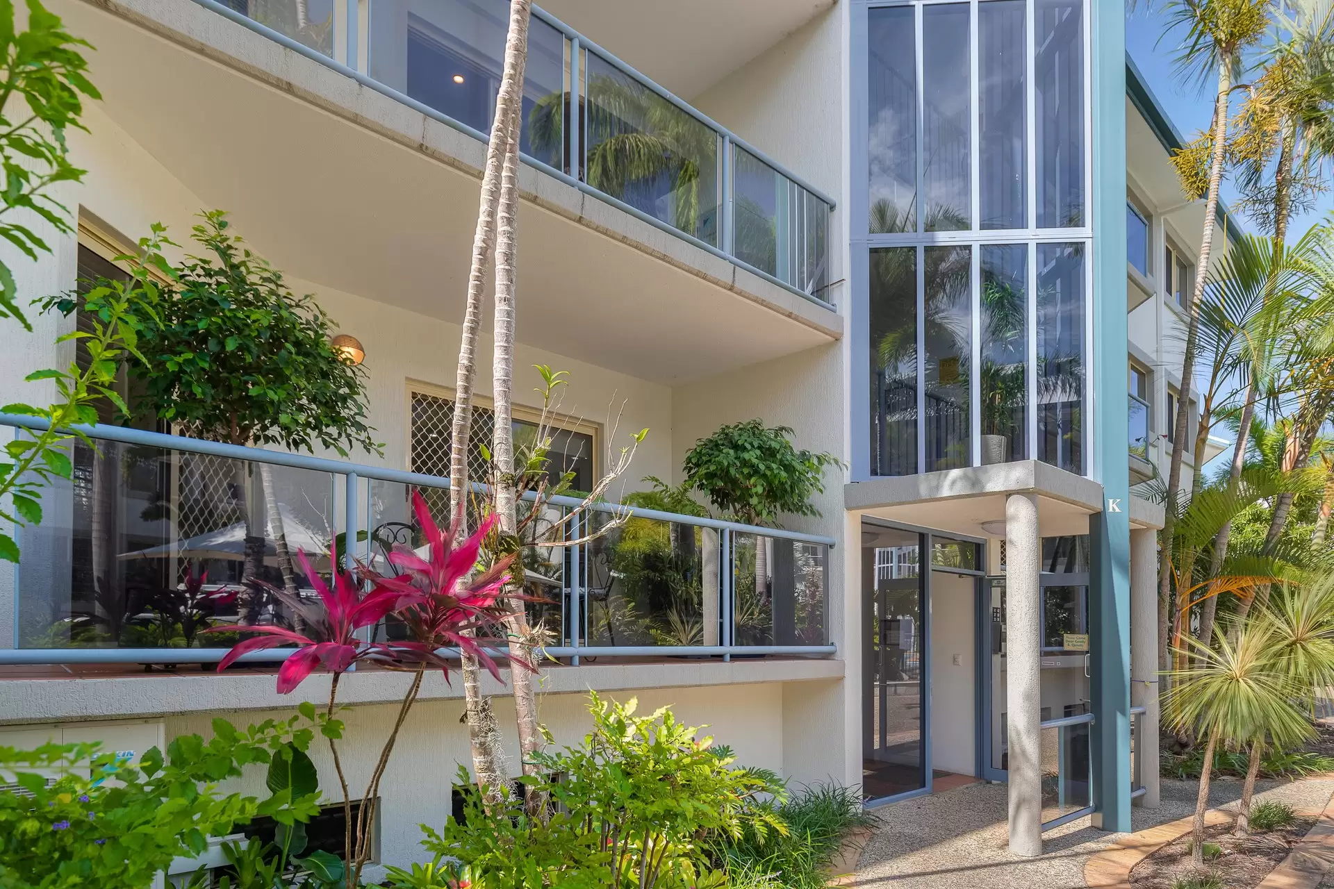 33/10-14 Esperance Court, Raby Bay Sold by  - image 1
