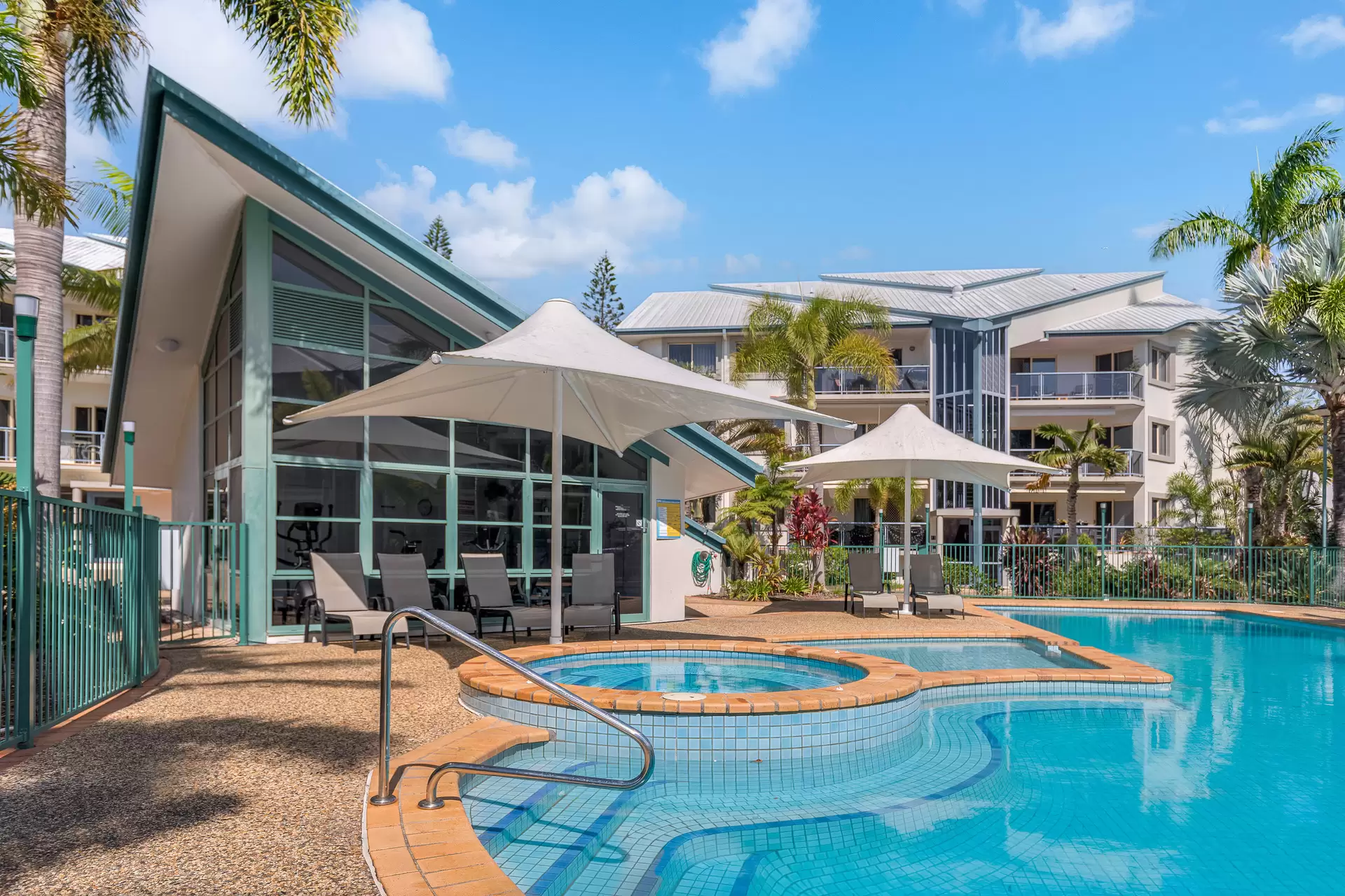33/10-14 Esperance Court, Raby Bay Sold by Queensland Sotheby's International Realty - image 1