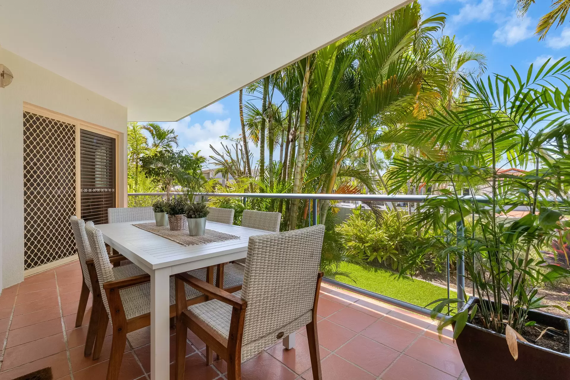 33/10-14 Esperance Court, Raby Bay Sold by  - image 1