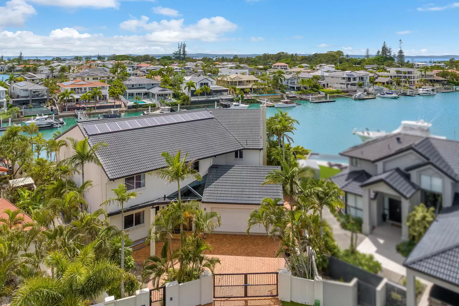 3 Mainroyal Court, Raby Bay Sold by  - image 1
