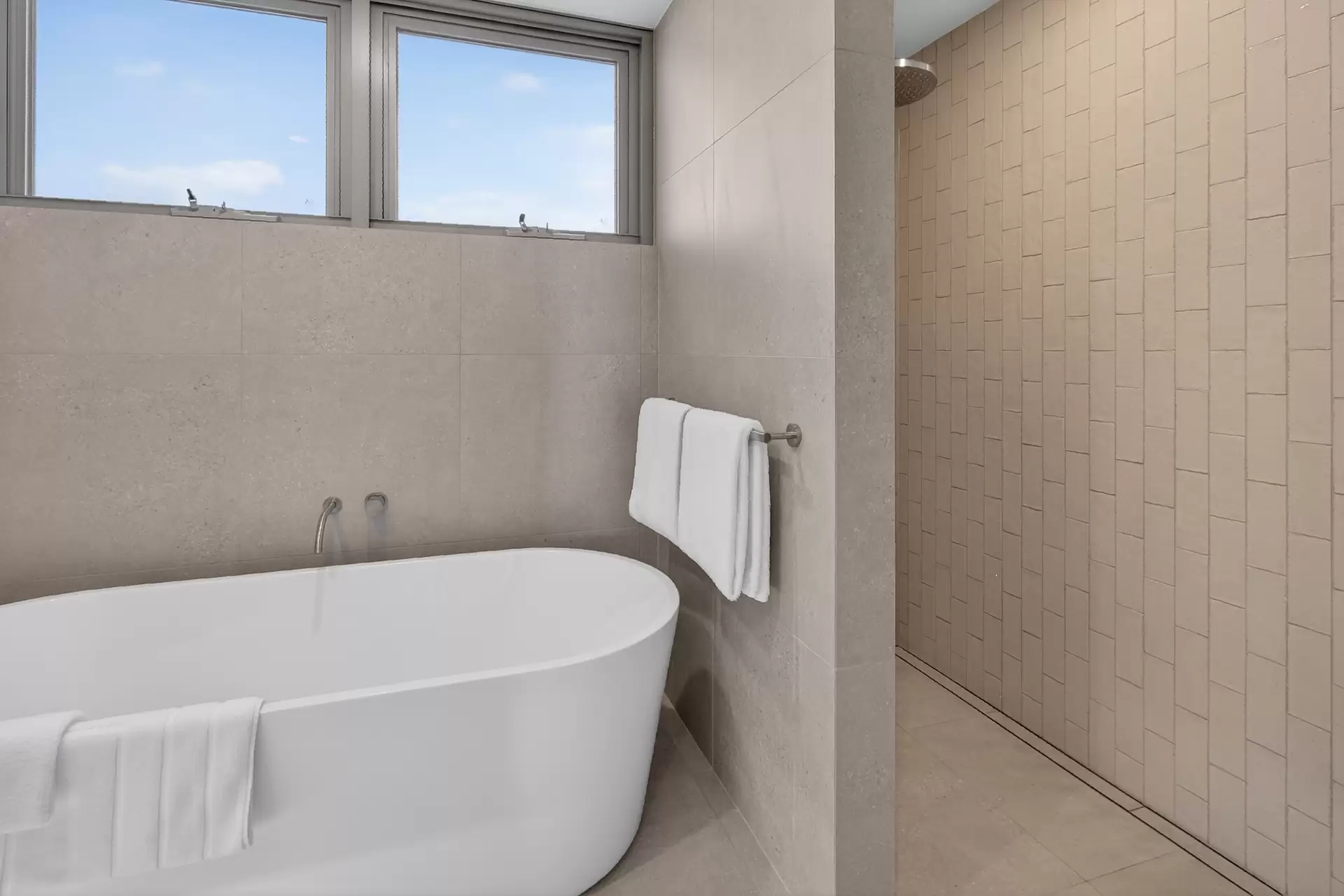 10 Bottletree Close, Airlie Beach For Sale by Queensland Sotheby's International Realty - image 1
