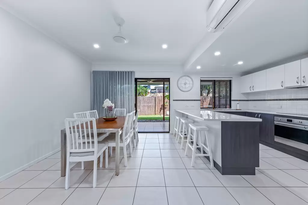 32/25 Abell Road, Cannonvale Sold by Queensland Sotheby's International Realty