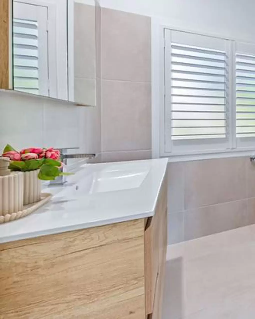 32/25 Abell Road, Cannonvale Sold by Queensland Sotheby's International Realty - image 1