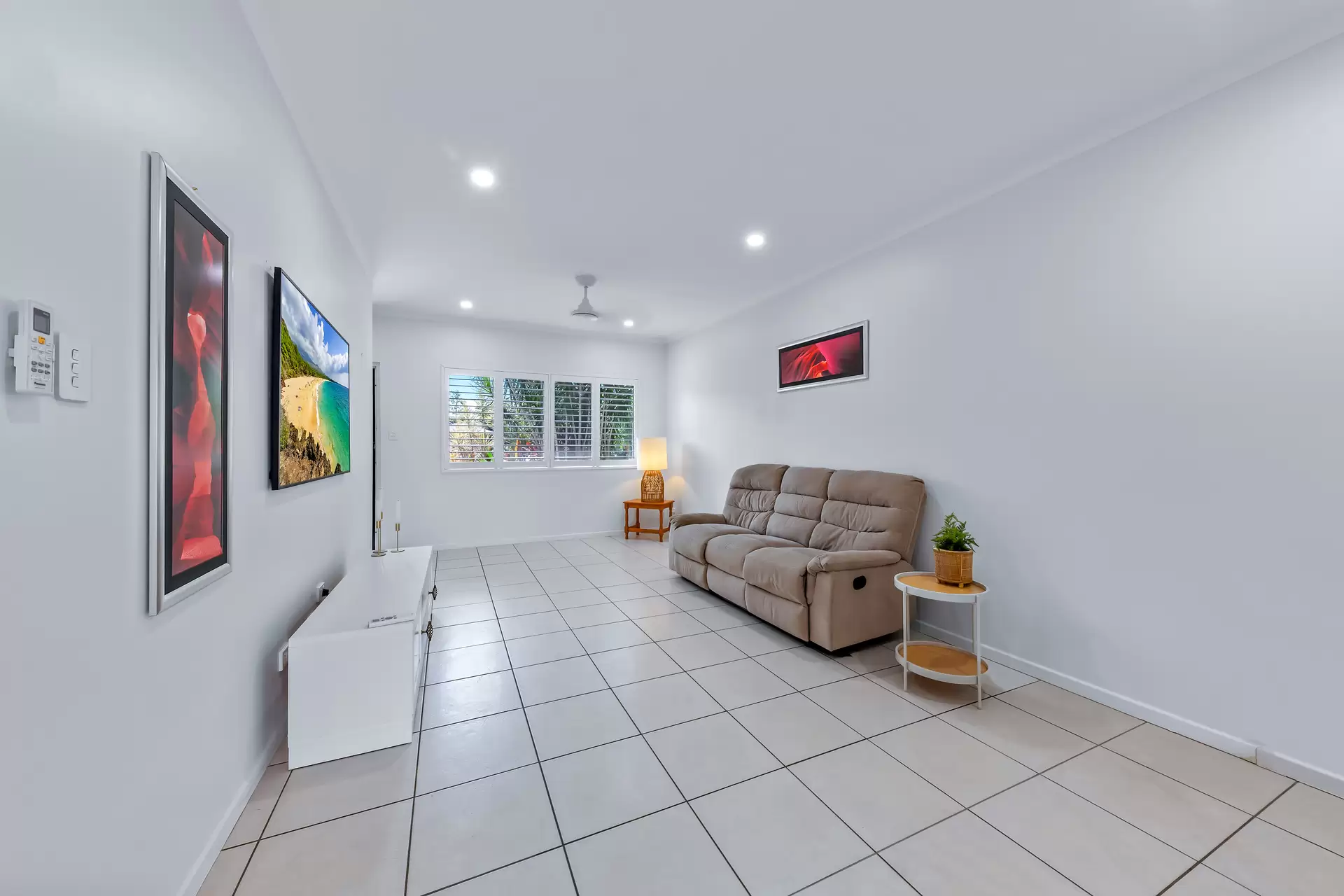 32/25 Abell Road, Cannonvale Sold by Queensland Sotheby's International Realty - image 1