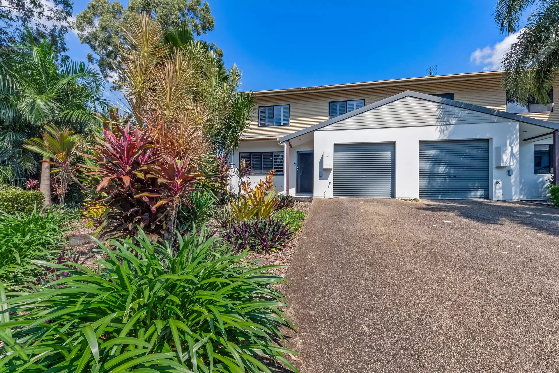 32/25 Abell Road, Cannonvale Sold by Queensland Sotheby's International Realty - image 1