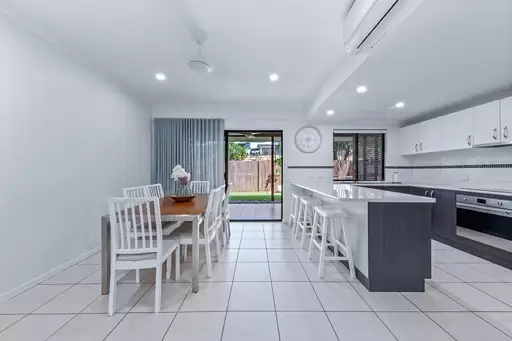32/25 Abell Road, Cannonvale Sold by 