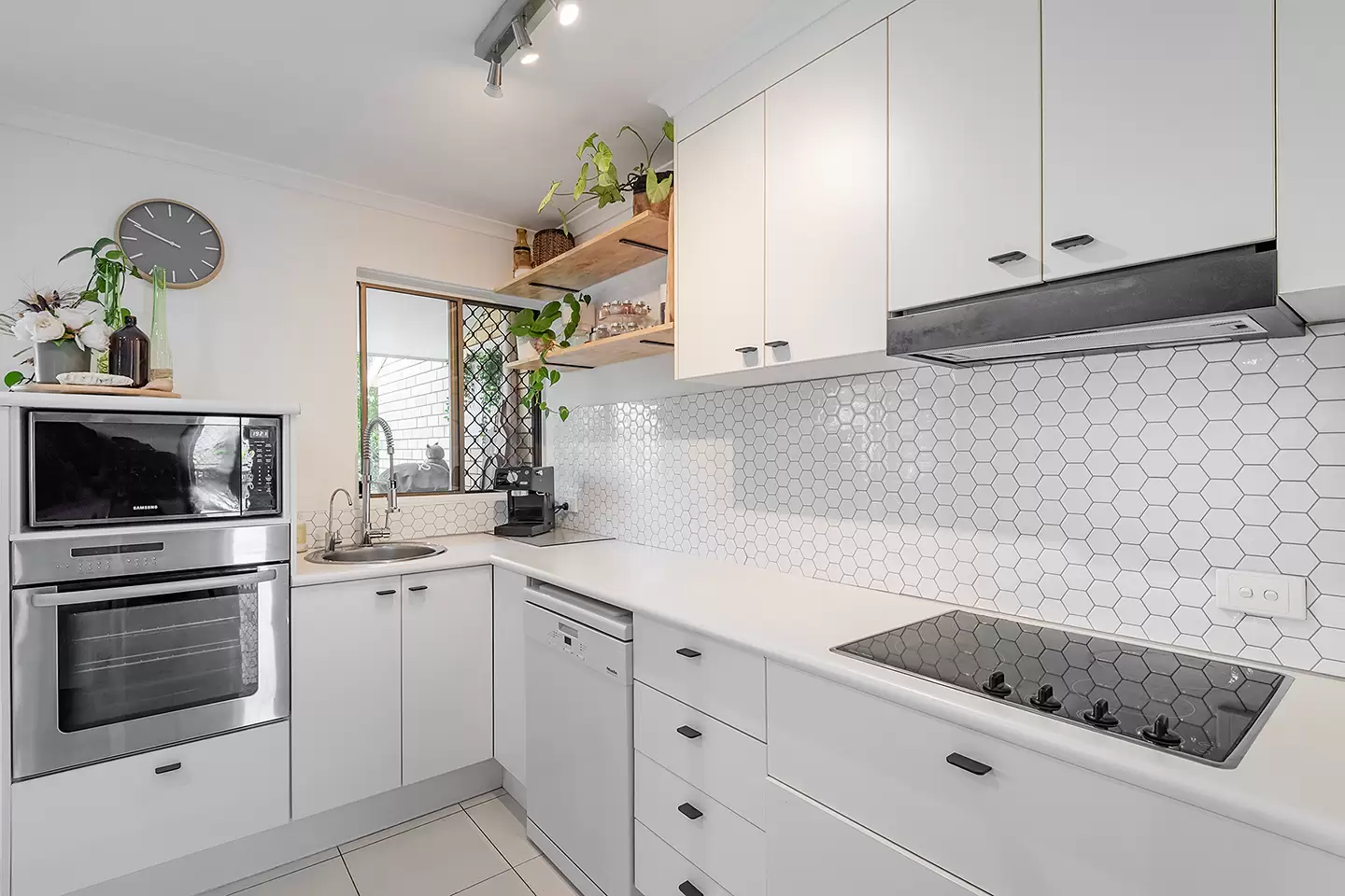 3/6 Barooga Crescent, Mooloolaba Sold by Queensland Sotheby's International Realty - image 1