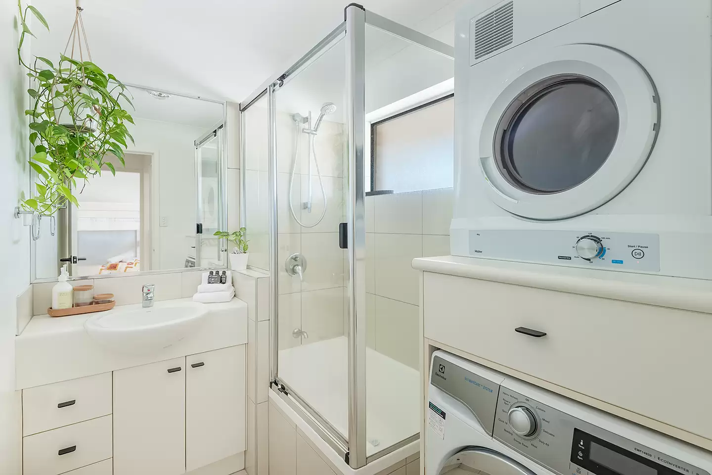 3/6 Barooga Crescent, Mooloolaba Sold by Queensland Sotheby's International Realty - image 1