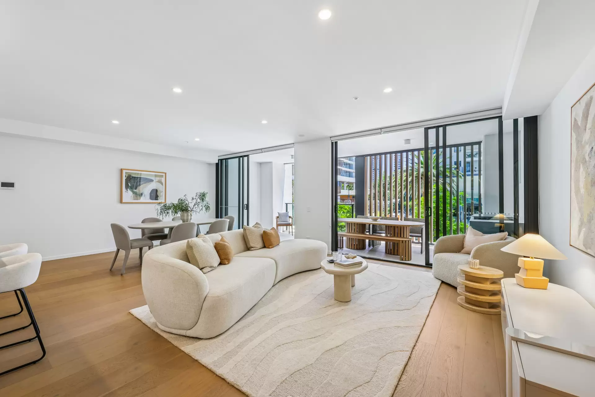 7/25 Woodroffe Avenue, Main Beach For Sale by Queensland Sotheby's International Realty - image 1