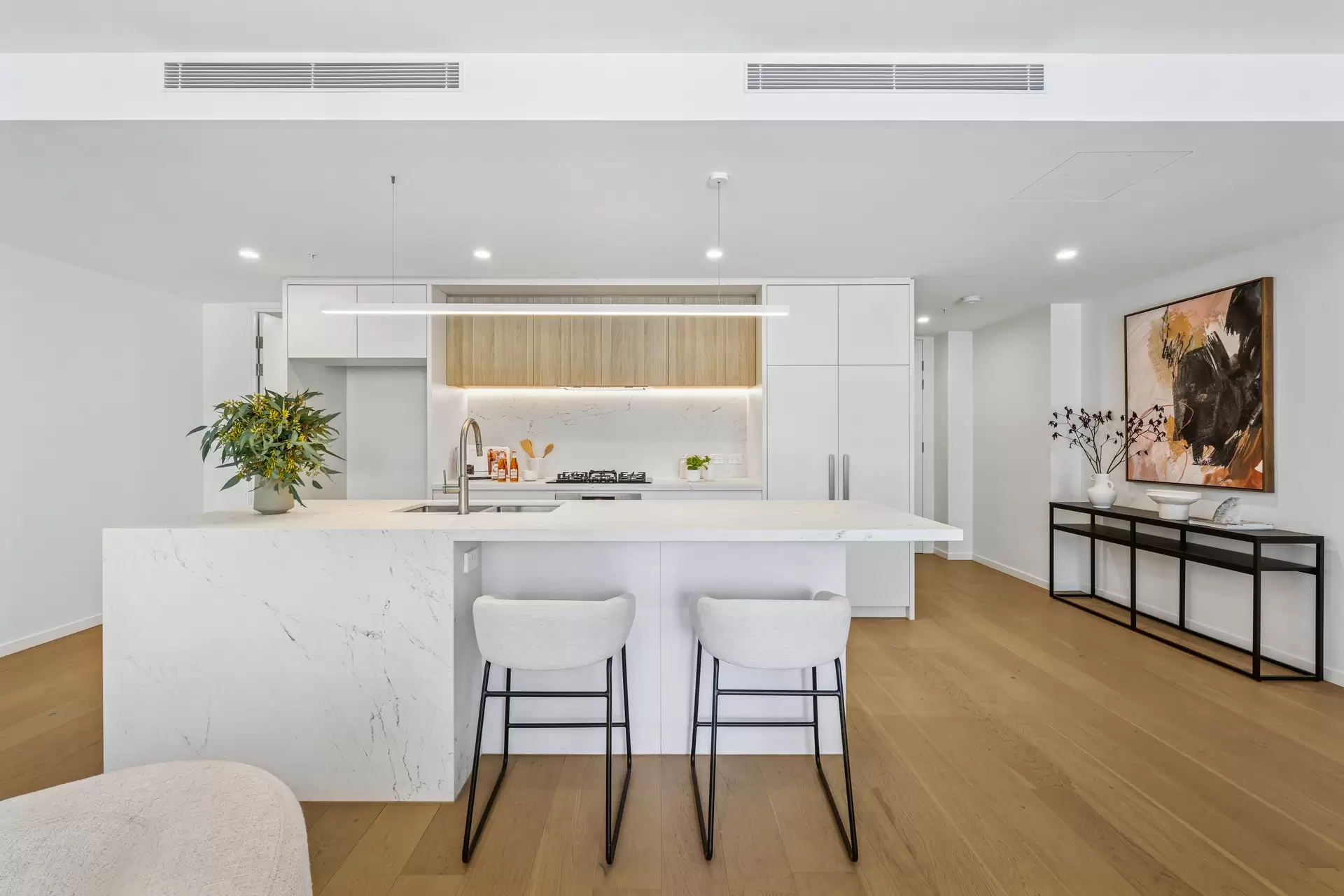 7/25 Woodroffe Avenue, Main Beach For Sale by Queensland Sotheby's International Realty - image 1