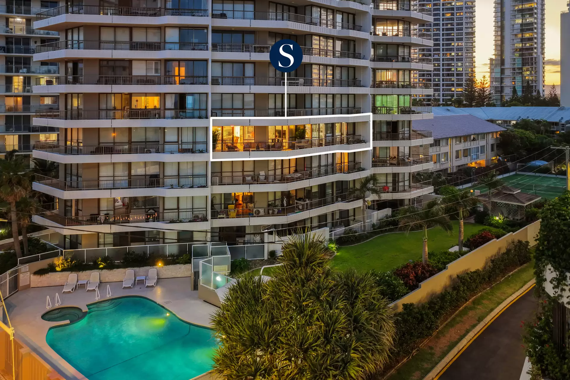 302/3544 Main Beach Parade, Main Beach Sold by  - image 1