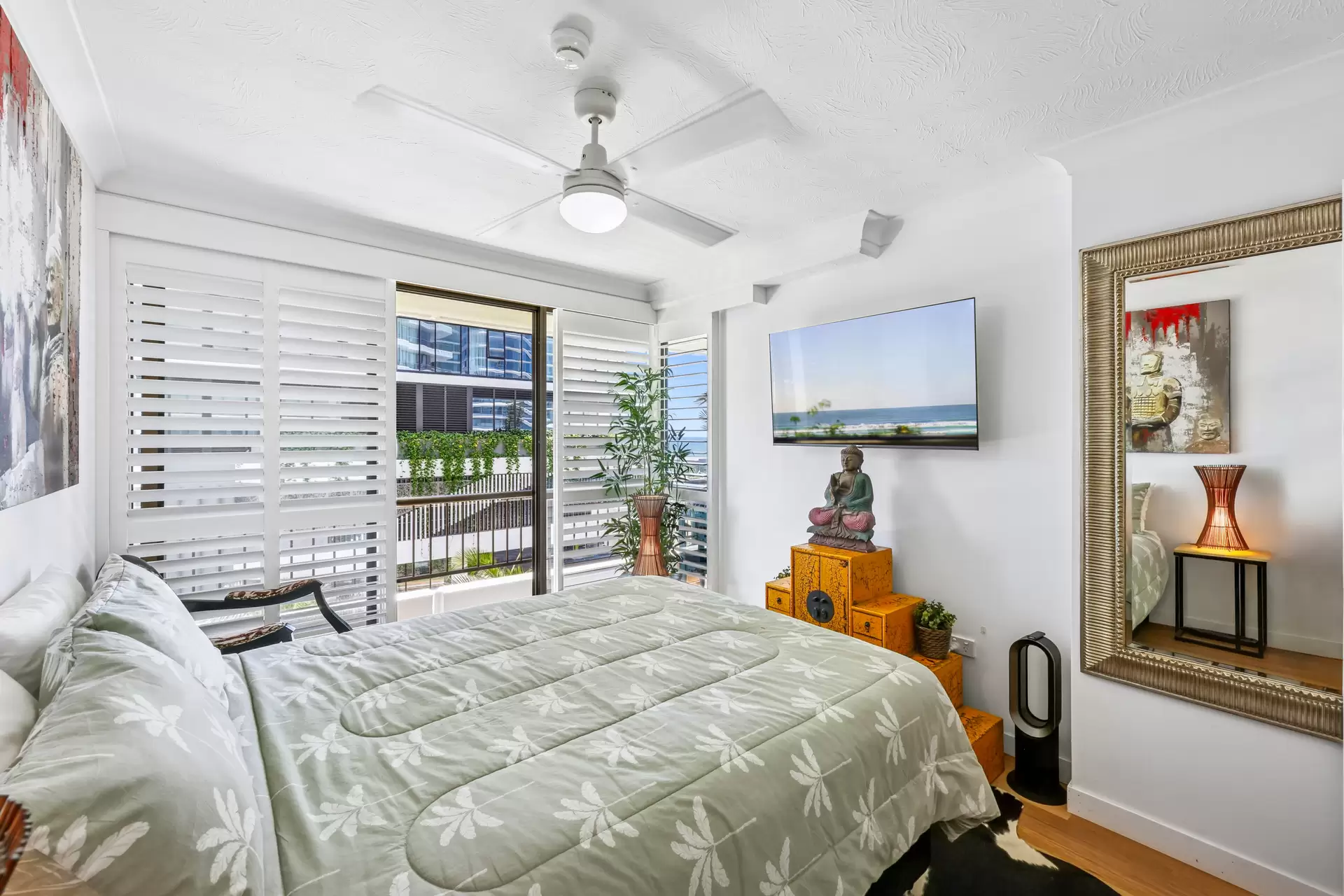 302/3544 Main Beach Parade, Main Beach Sold by Queensland Sotheby's International Realty - image 1