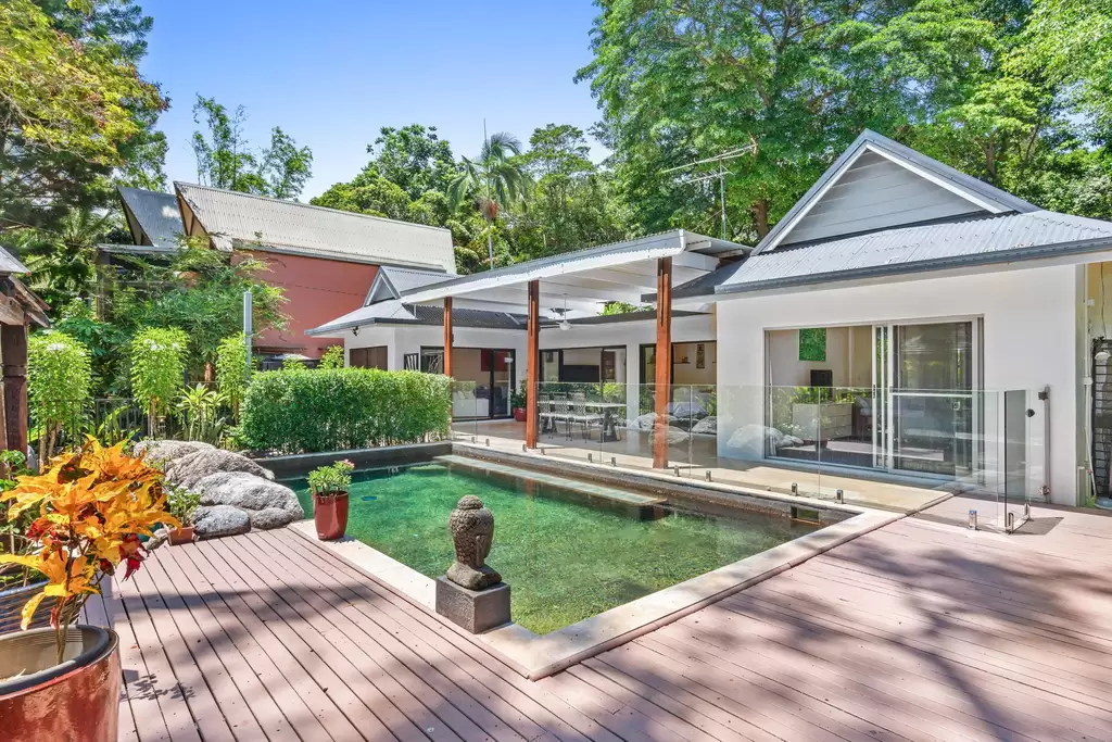 6 Oak Street, Oak Beach For Sale by Queensland Sotheby's International Realty