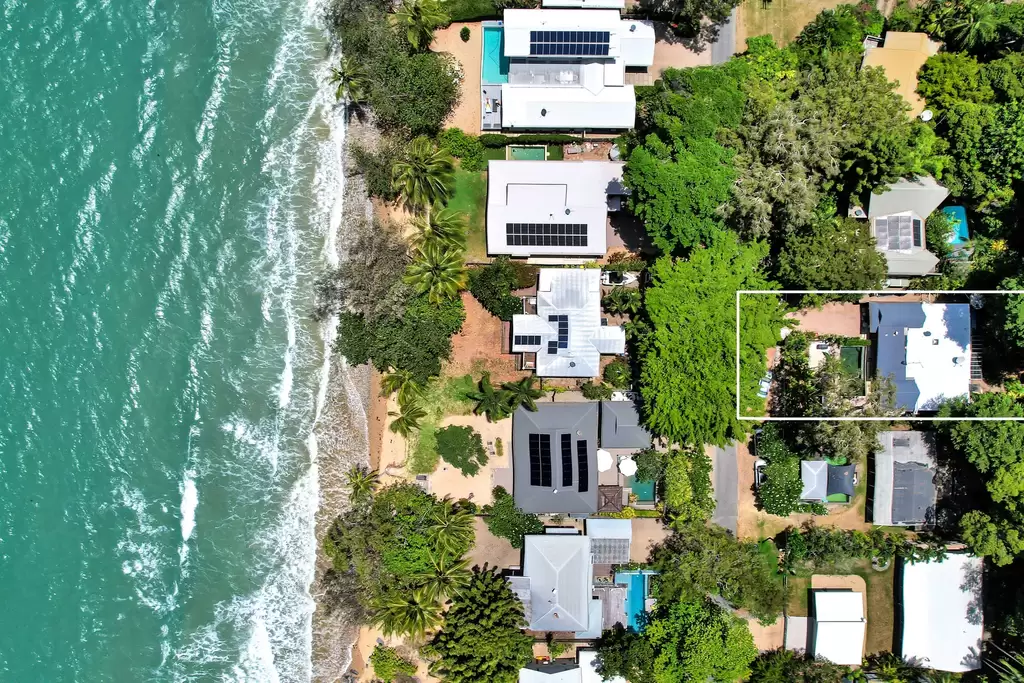6 Oak Street, Oak Beach For Sale by Queensland Sotheby's International Realty