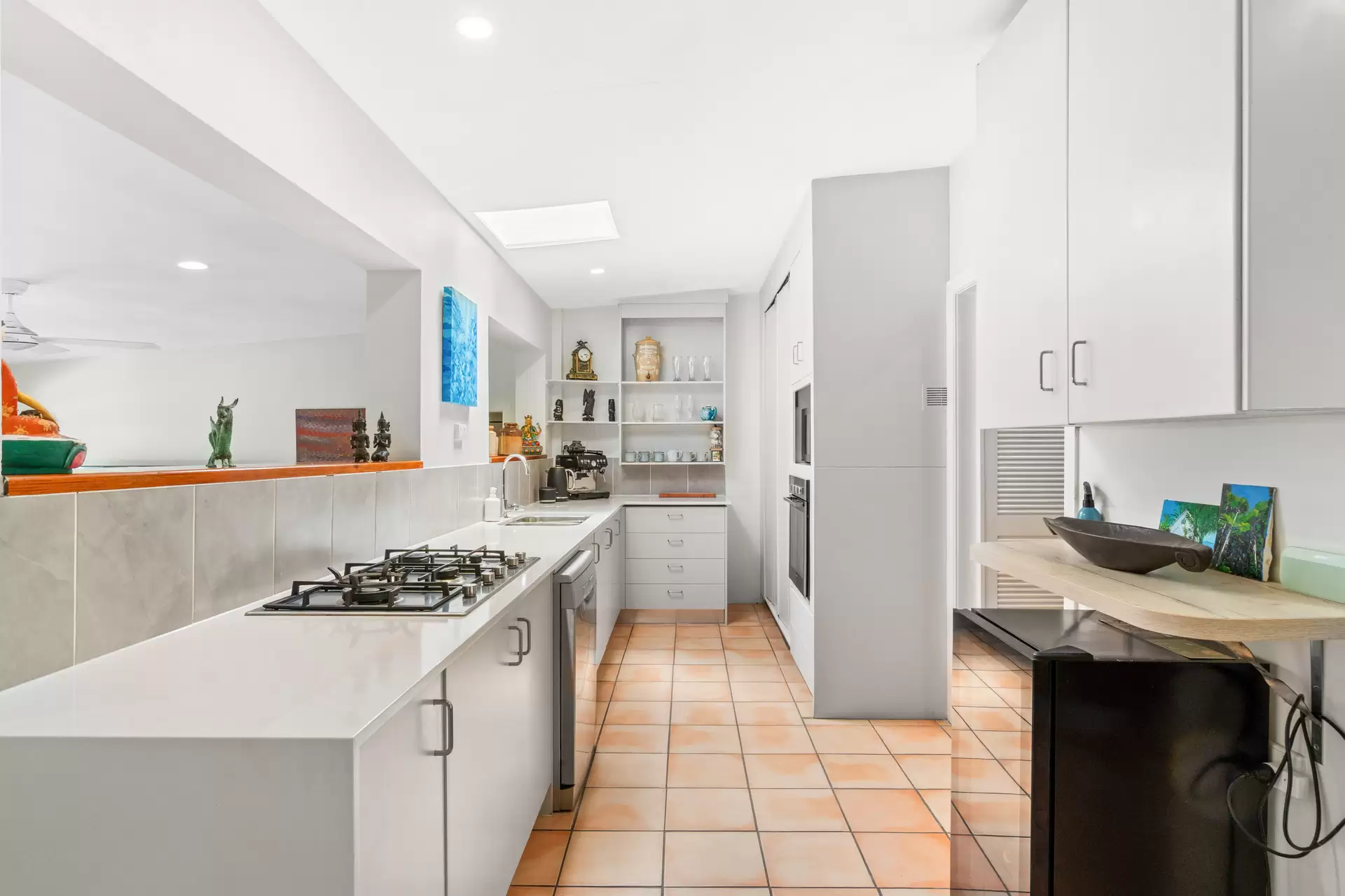 6 Oak Street, Oak Beach For Sale by Queensland Sotheby's International Realty - image 1