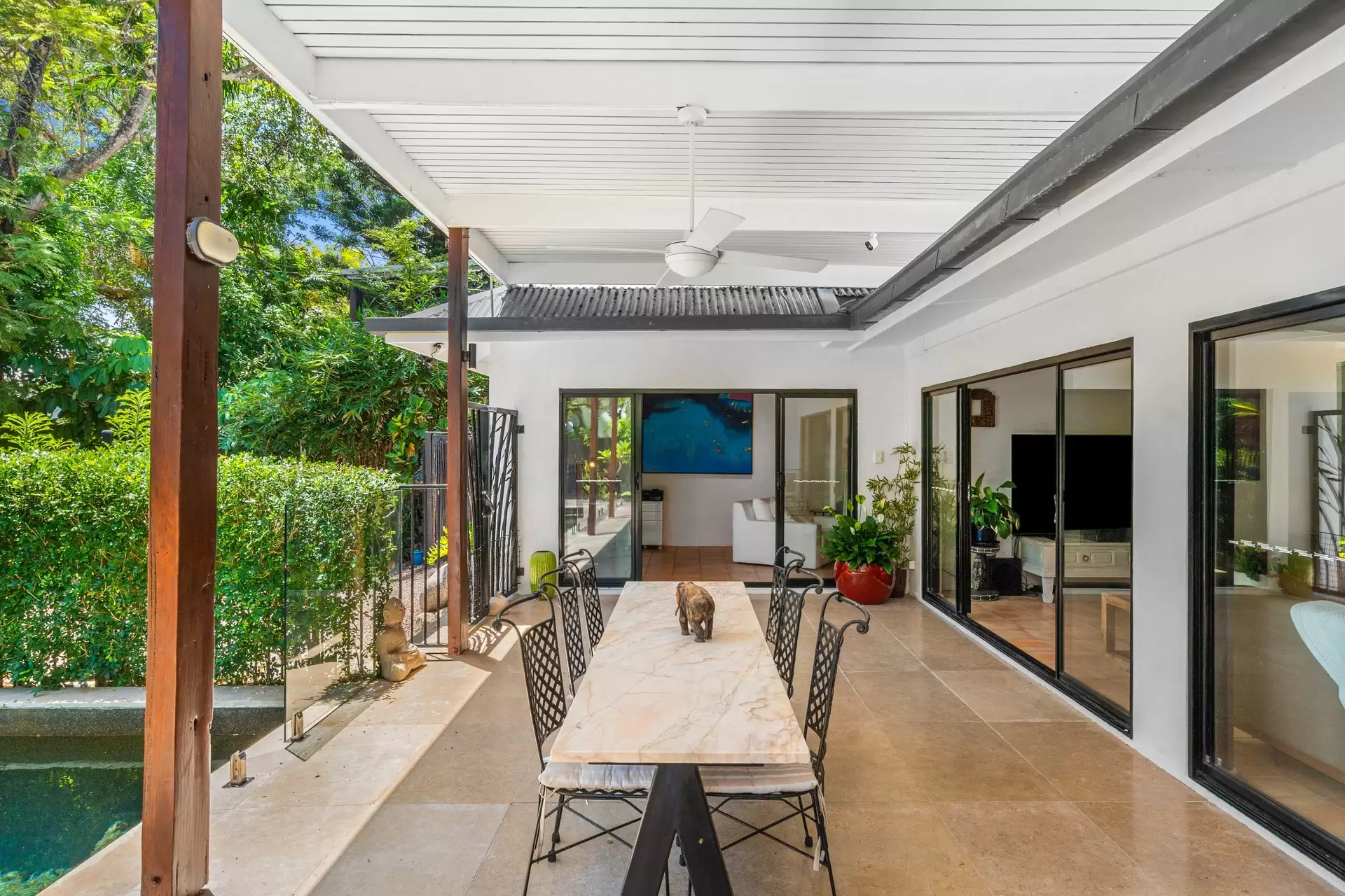 6 Oak Street, Oak Beach For Sale by Queensland Sotheby's International Realty - image 1