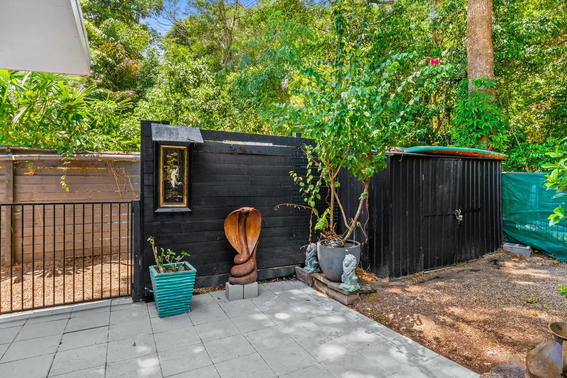 6 Oak Street, Oak Beach For Sale by Queensland Sotheby's International Realty - image 1