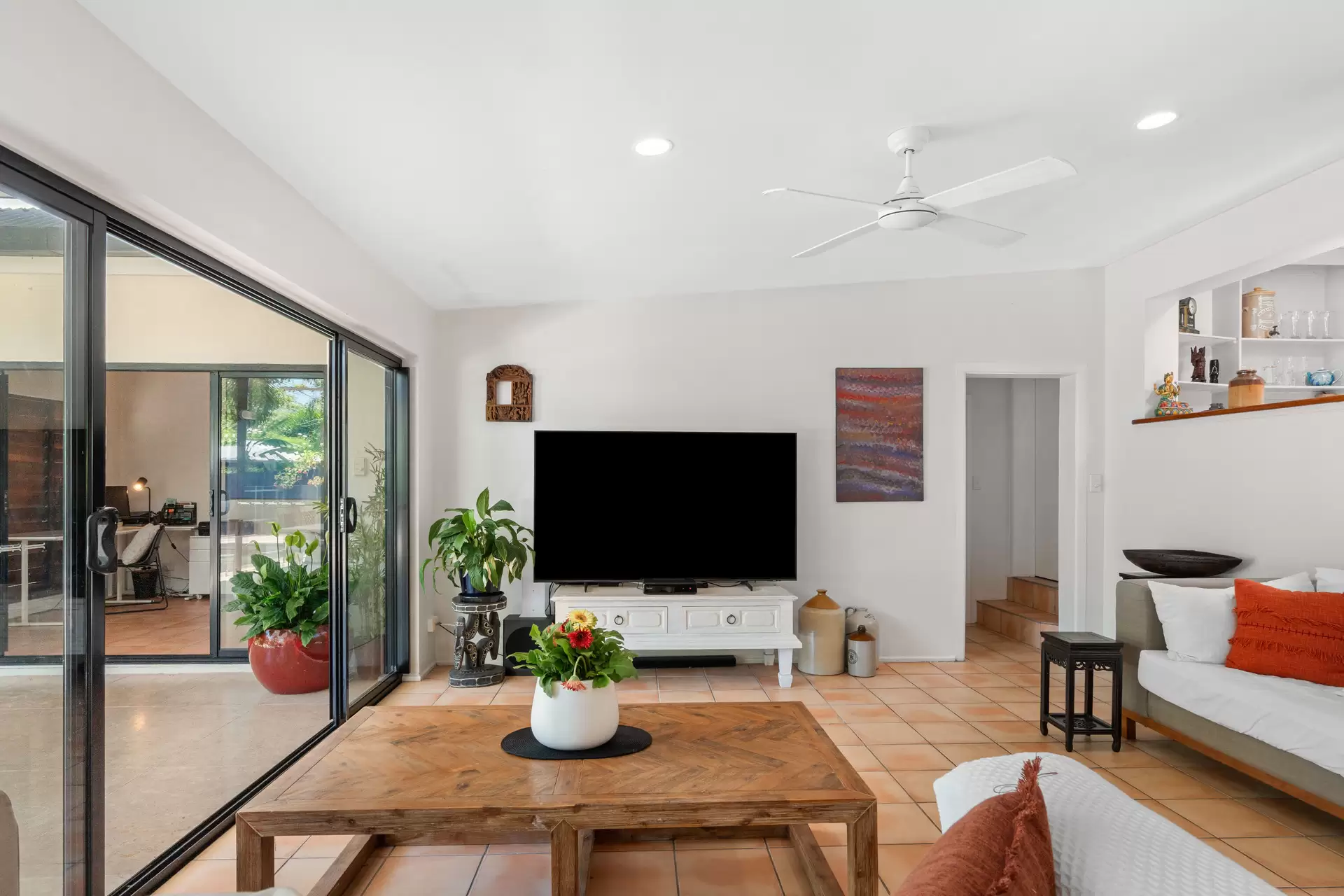 6 Oak Street, Oak Beach For Sale by Queensland Sotheby's International Realty - image 1