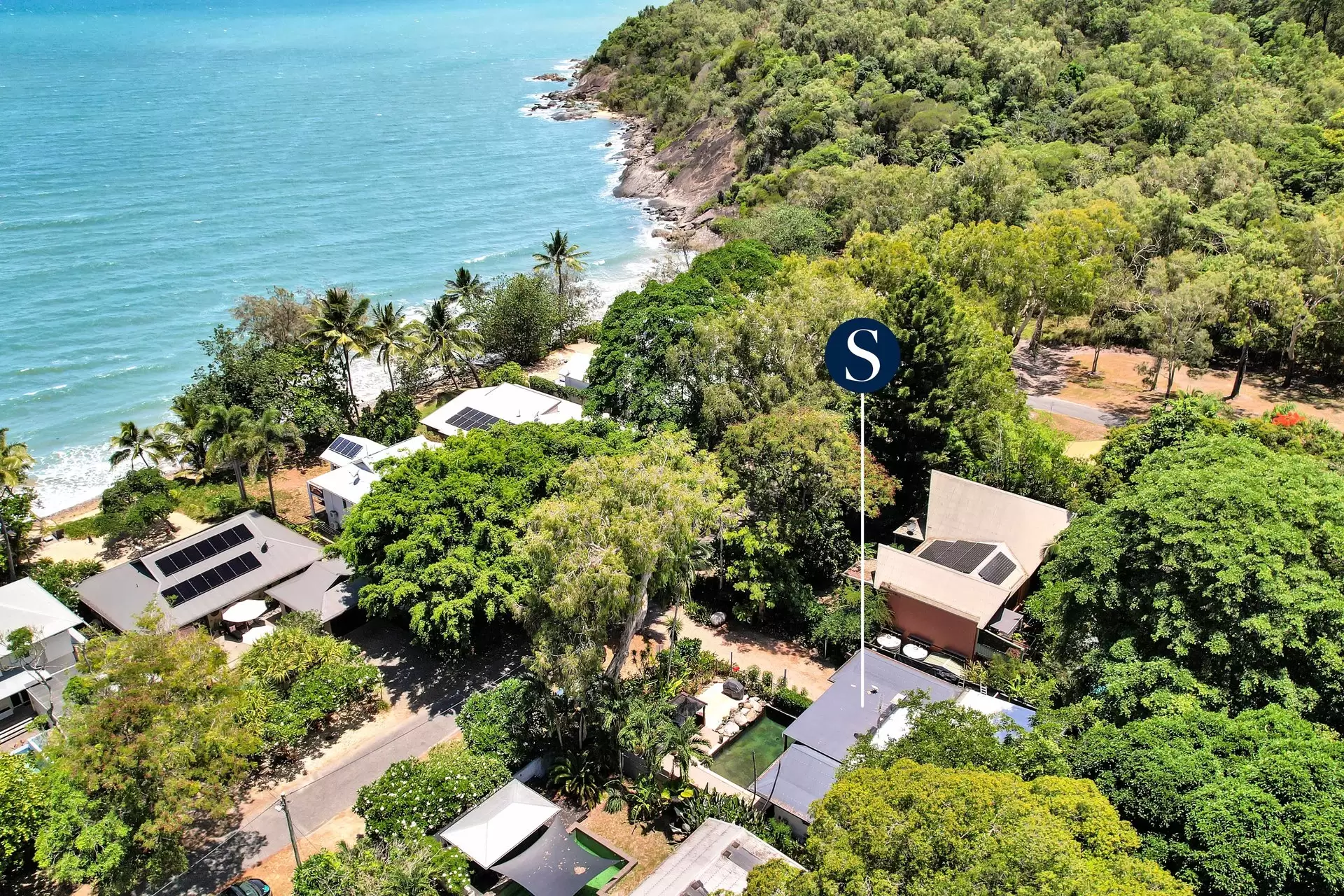 6 Oak Street, Oak Beach For Sale by Queensland Sotheby's International Realty - image 1