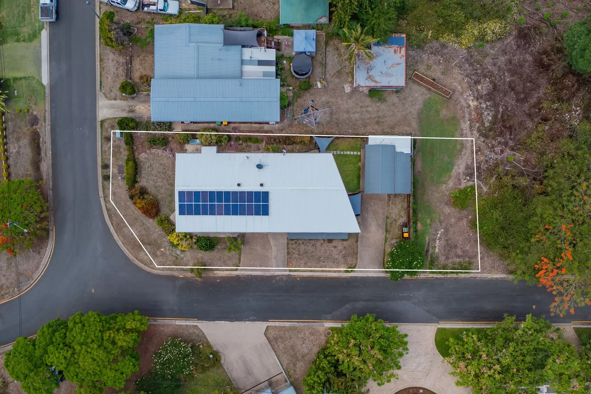 6 Ocean View Avenue, Airlie Beach For Sale by Queensland Sotheby's International Realty - image 1