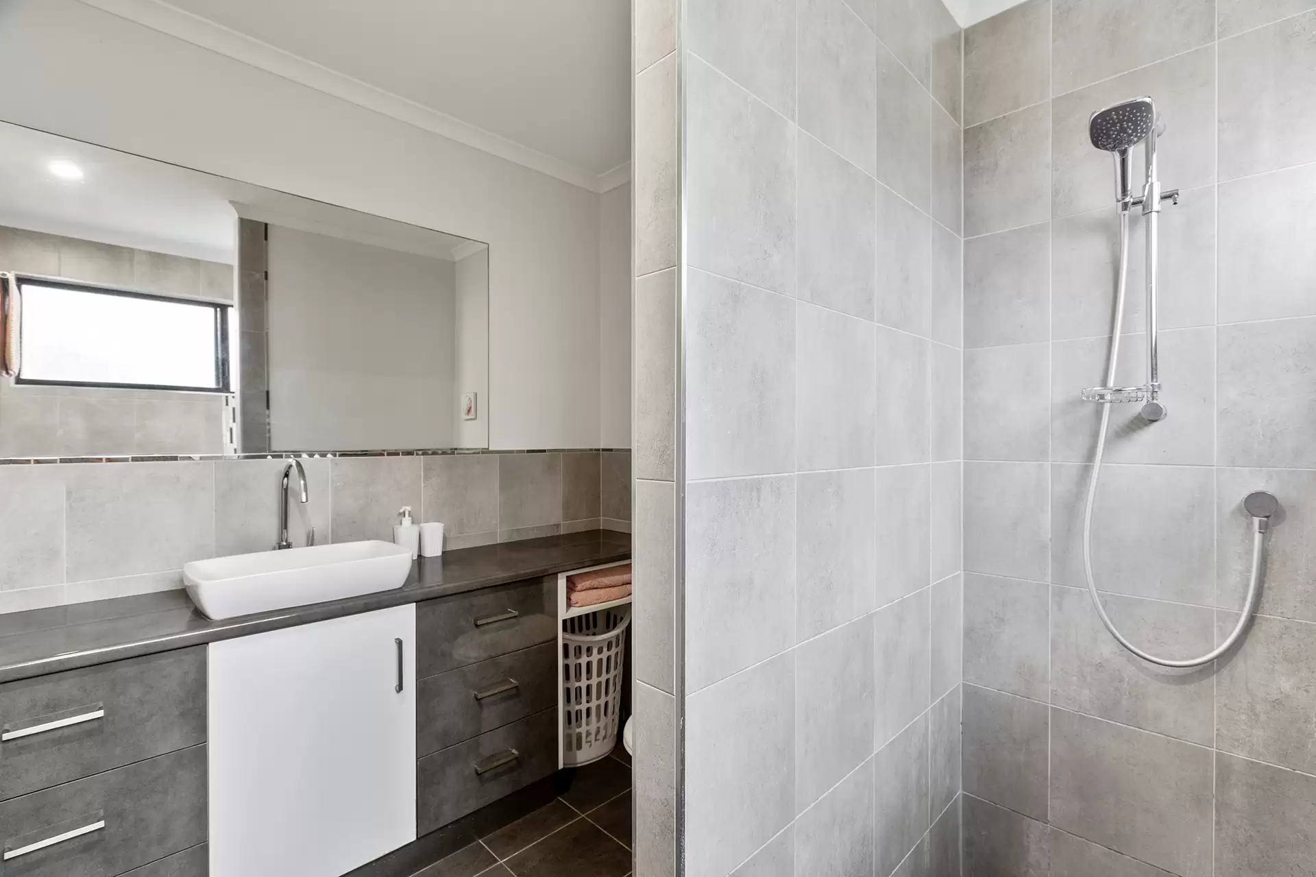 6 Ocean View Avenue, Airlie Beach For Sale by Queensland Sotheby's International Realty - image 1