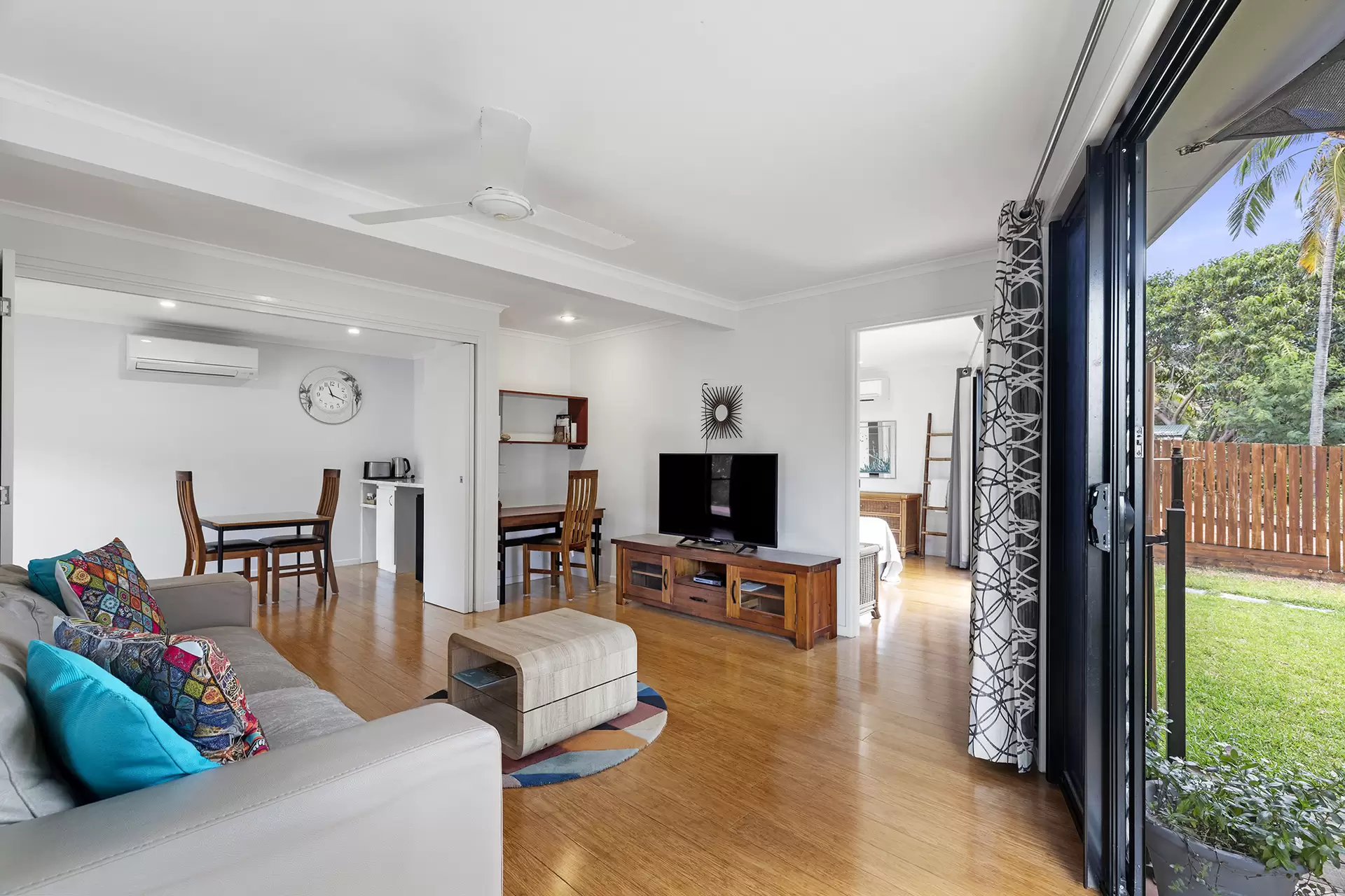 6 Ocean View Avenue, Airlie Beach For Sale by Queensland Sotheby's International Realty - image 1