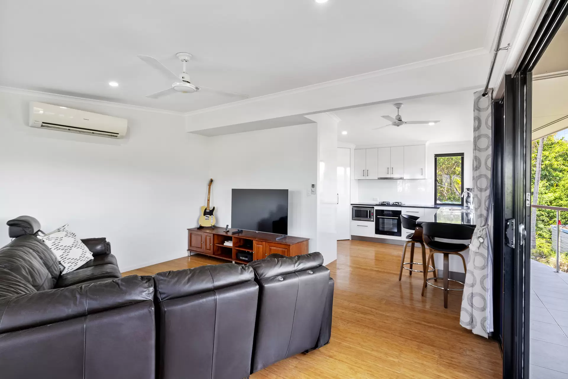 6 Ocean View Avenue, Airlie Beach For Sale by Queensland Sotheby's International Realty - image 1