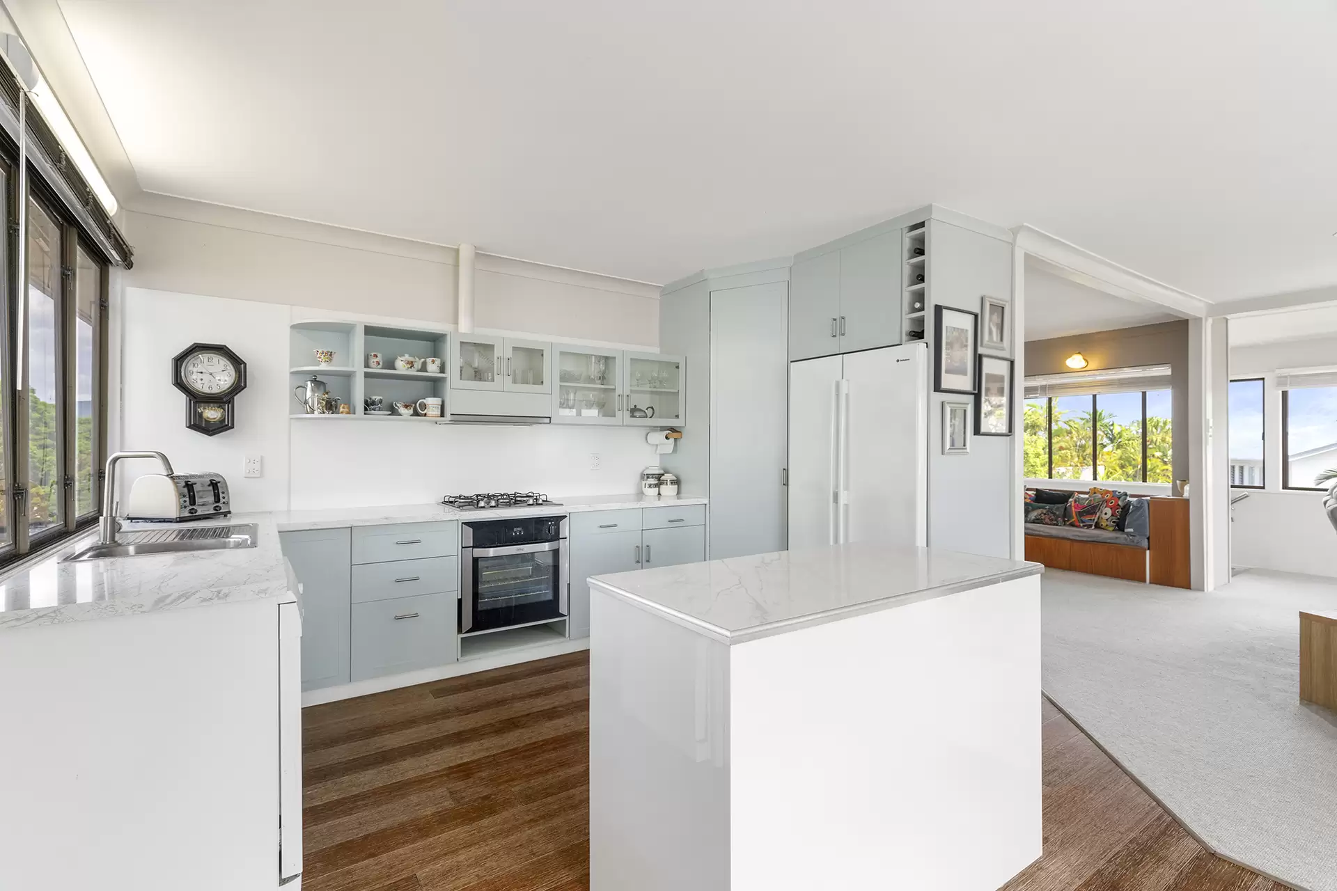 6 Ocean View Avenue, Airlie Beach For Sale by Queensland Sotheby's International Realty - image 1