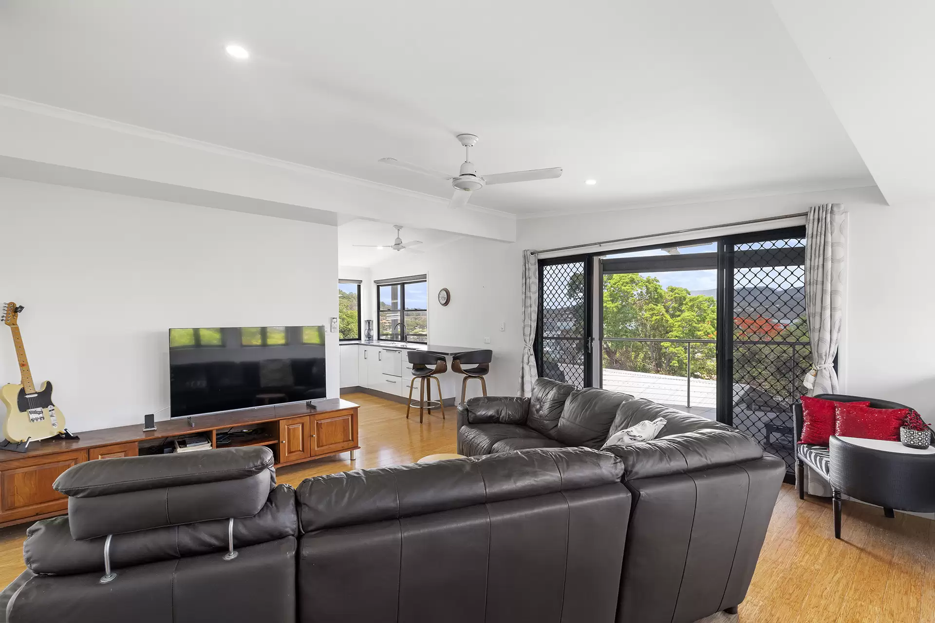 6 Ocean View Avenue, Airlie Beach For Sale by Queensland Sotheby's International Realty - image 1