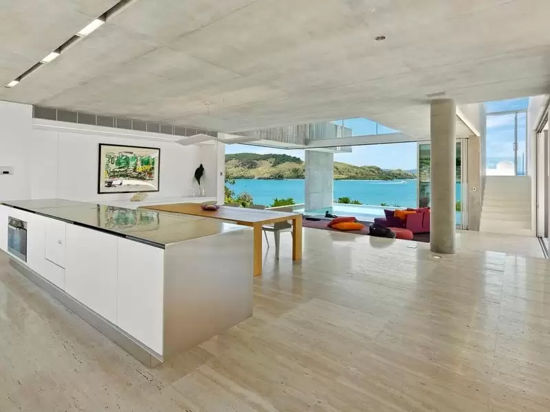 4 Plum Pudding Close, Hamilton Island Sold by  - image 1