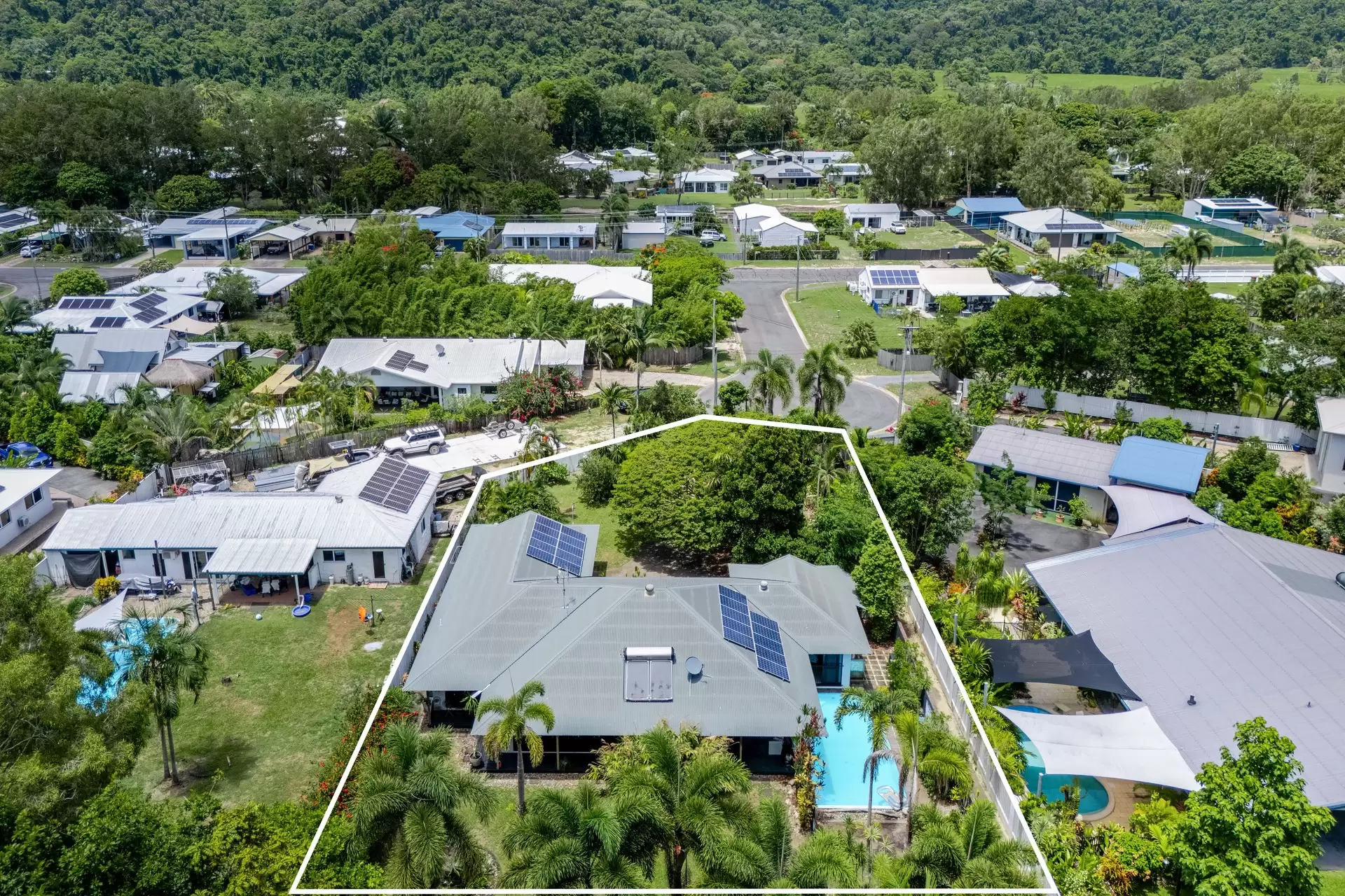 9 Barka Close, Wonga Beach Sold by  - image 1