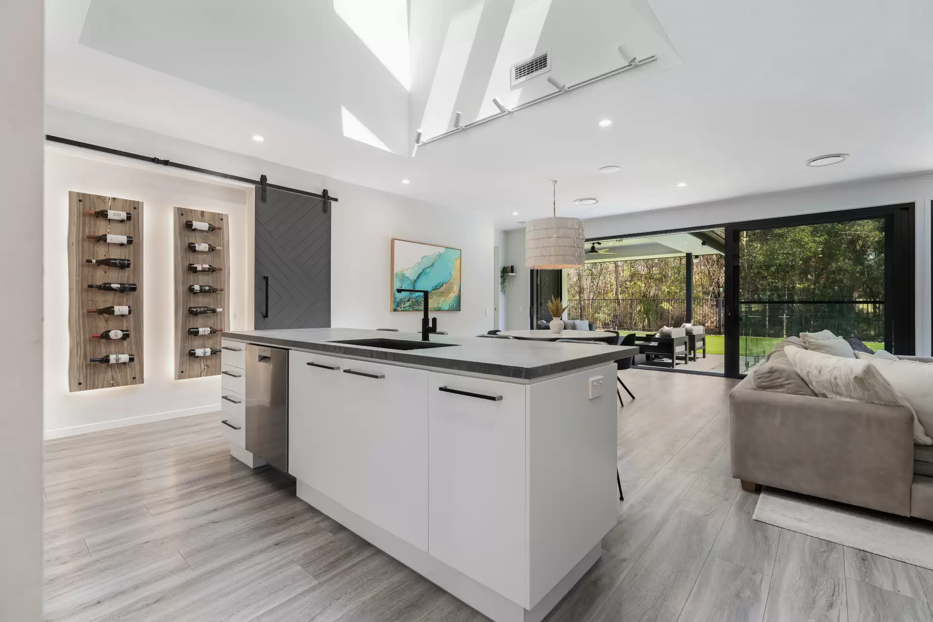 20 Oakmont Court, Peregian Springs Sold by Queensland Sotheby's International Realty - image 1
