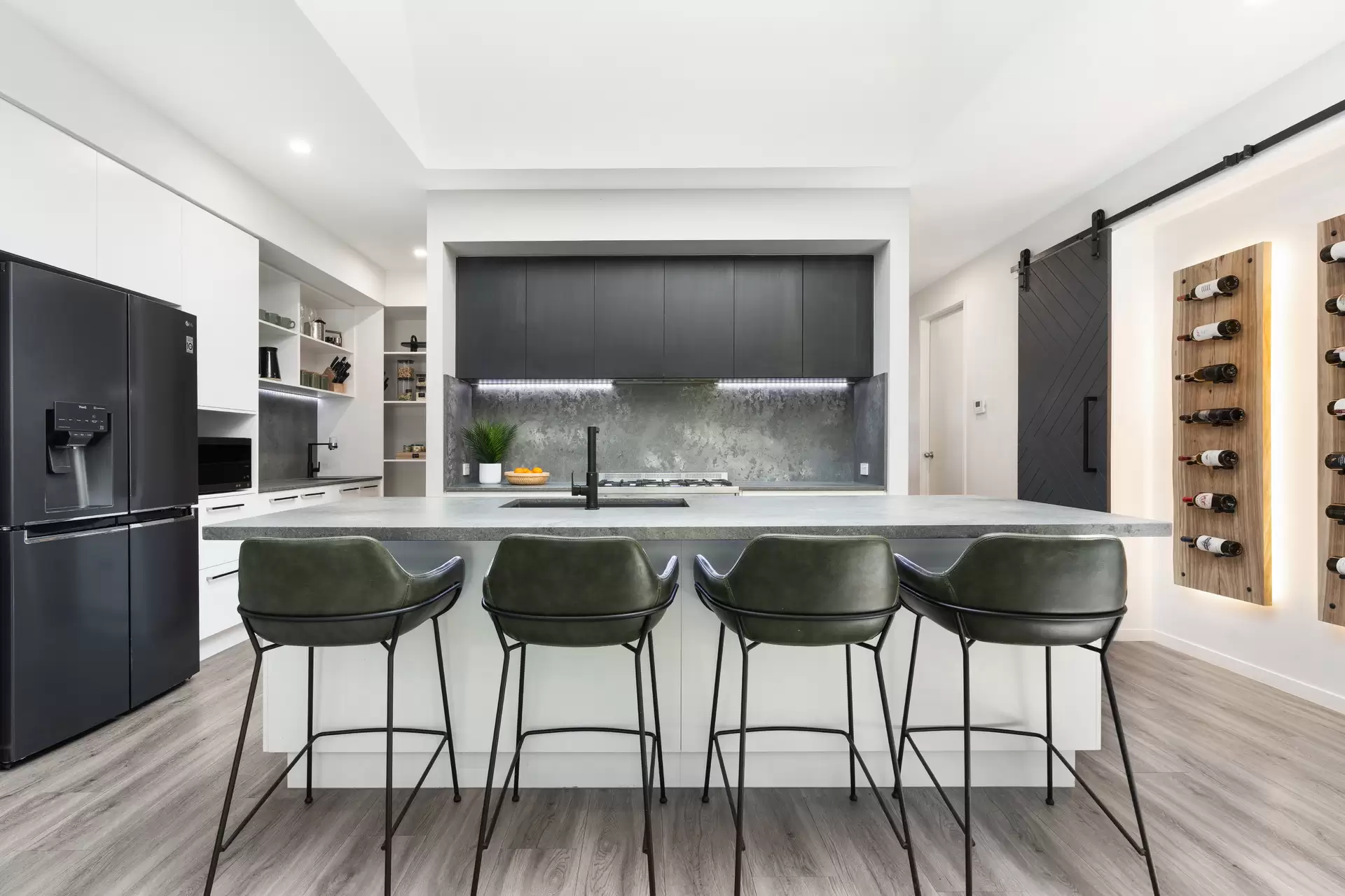 20 Oakmont Court, Peregian Springs Sold by Queensland Sotheby's International Realty - image 1